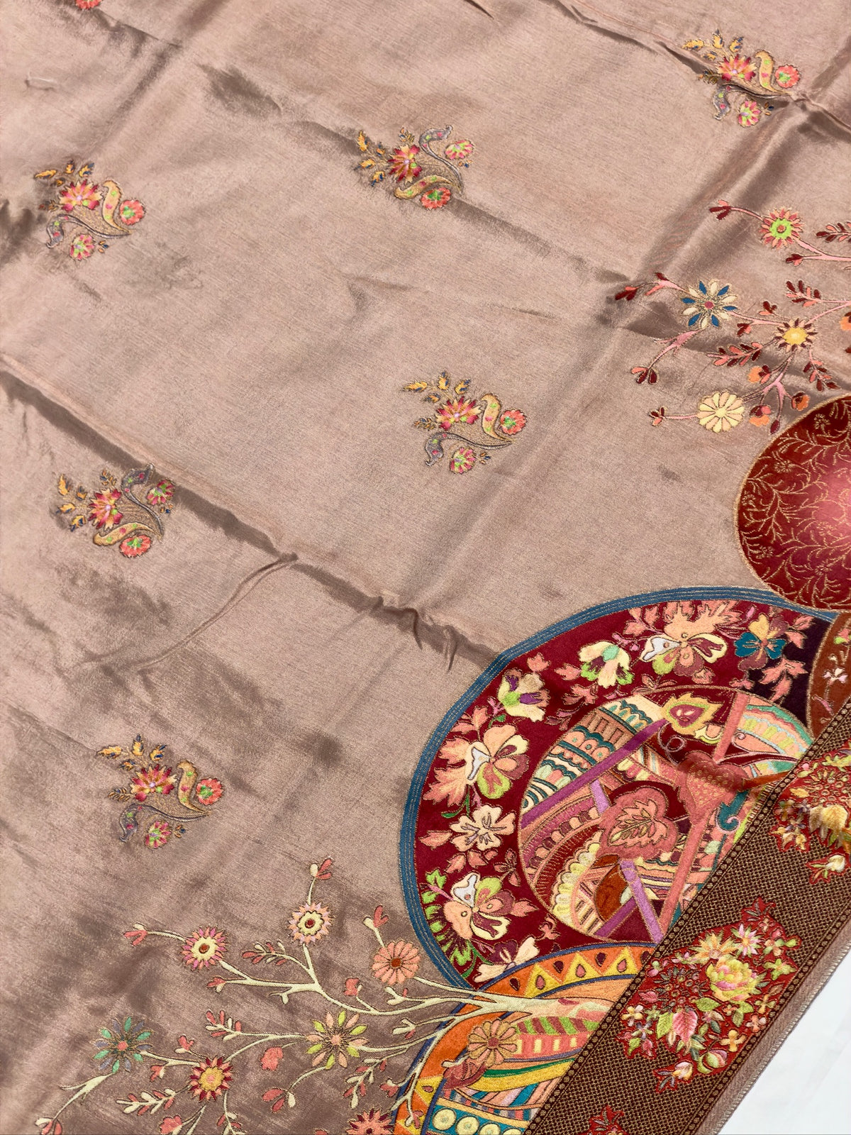 UTSAV BANARAS 476B: Earthy Pink Butter Silk Saree with Royal Paisley Position Print &amp; Contrast Blouse