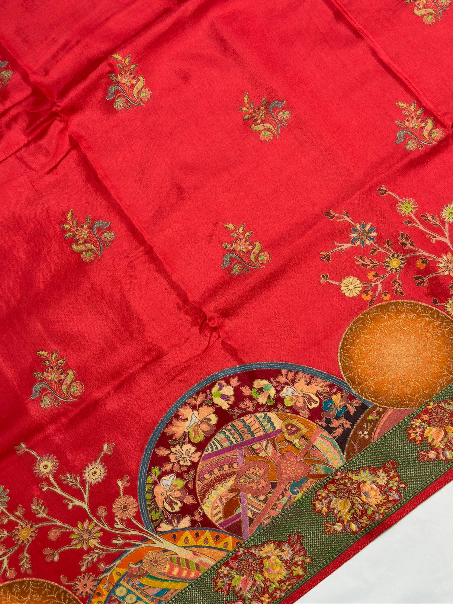 UTSAV BANARAS 476F: Surk Laal Butter Silk Saree with Royal Paisley Position Print &amp; Contrast Blouse