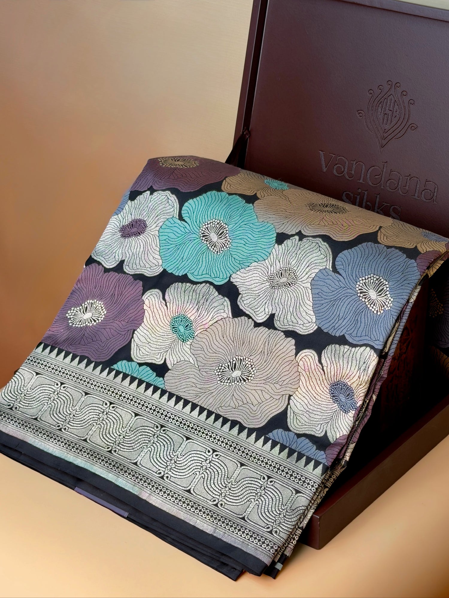 VIRASAT 425A: Silk Mark Certified Pure Handloom Silk Saree with Rangkat Floral Design &amp; Kadwa Zari Weaving