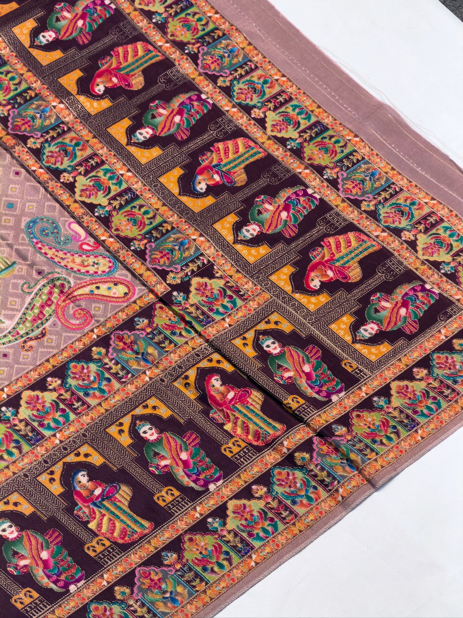 UTSAV BANARAS 475B: Champange Butter Silk Saree with Heritage Position Print &amp; Contrast Blouse