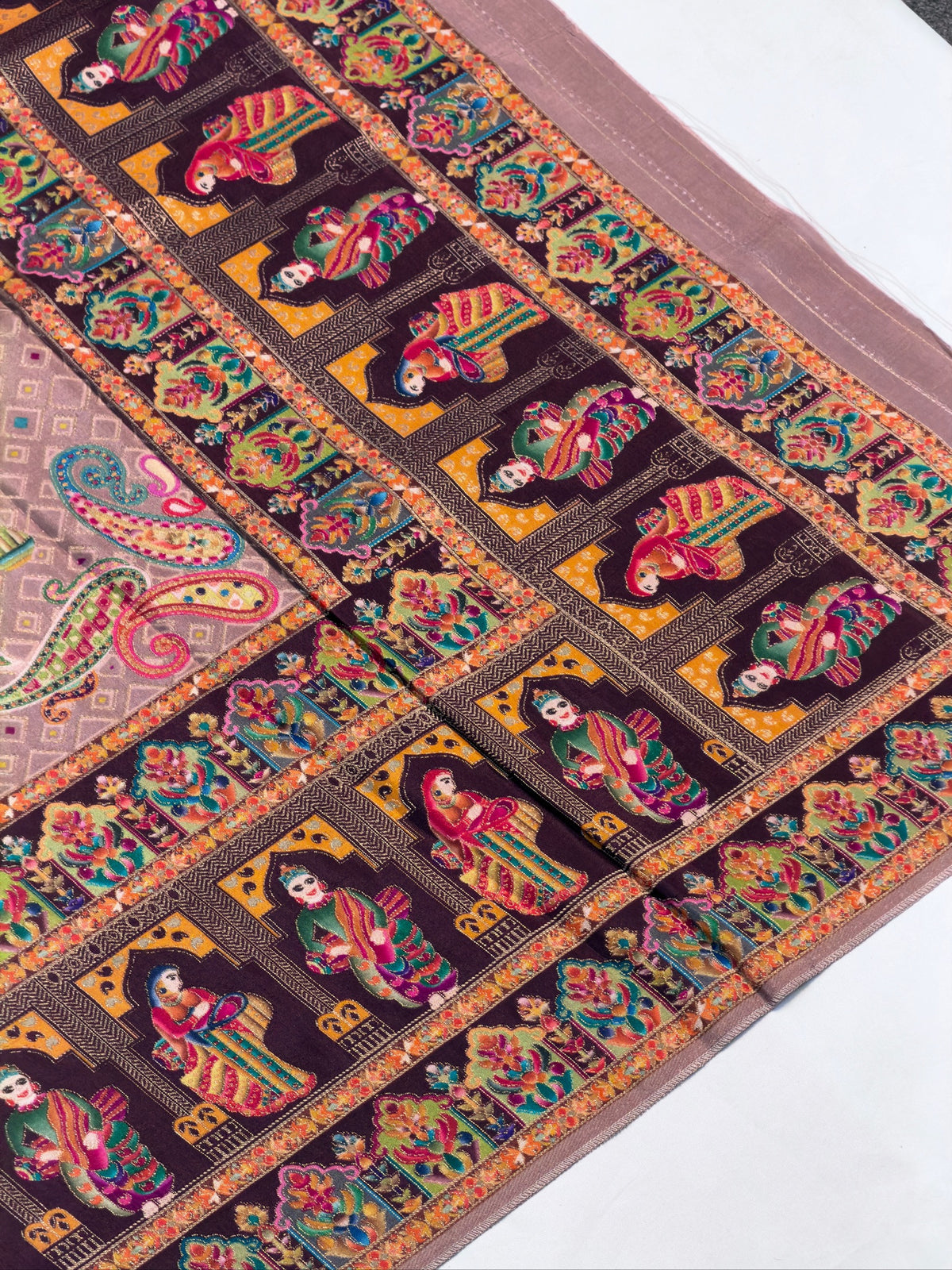 UTSAV BANARAS 475B: Champange Butter Silk Saree with Heritage Position Print &amp; Contrast Blouse