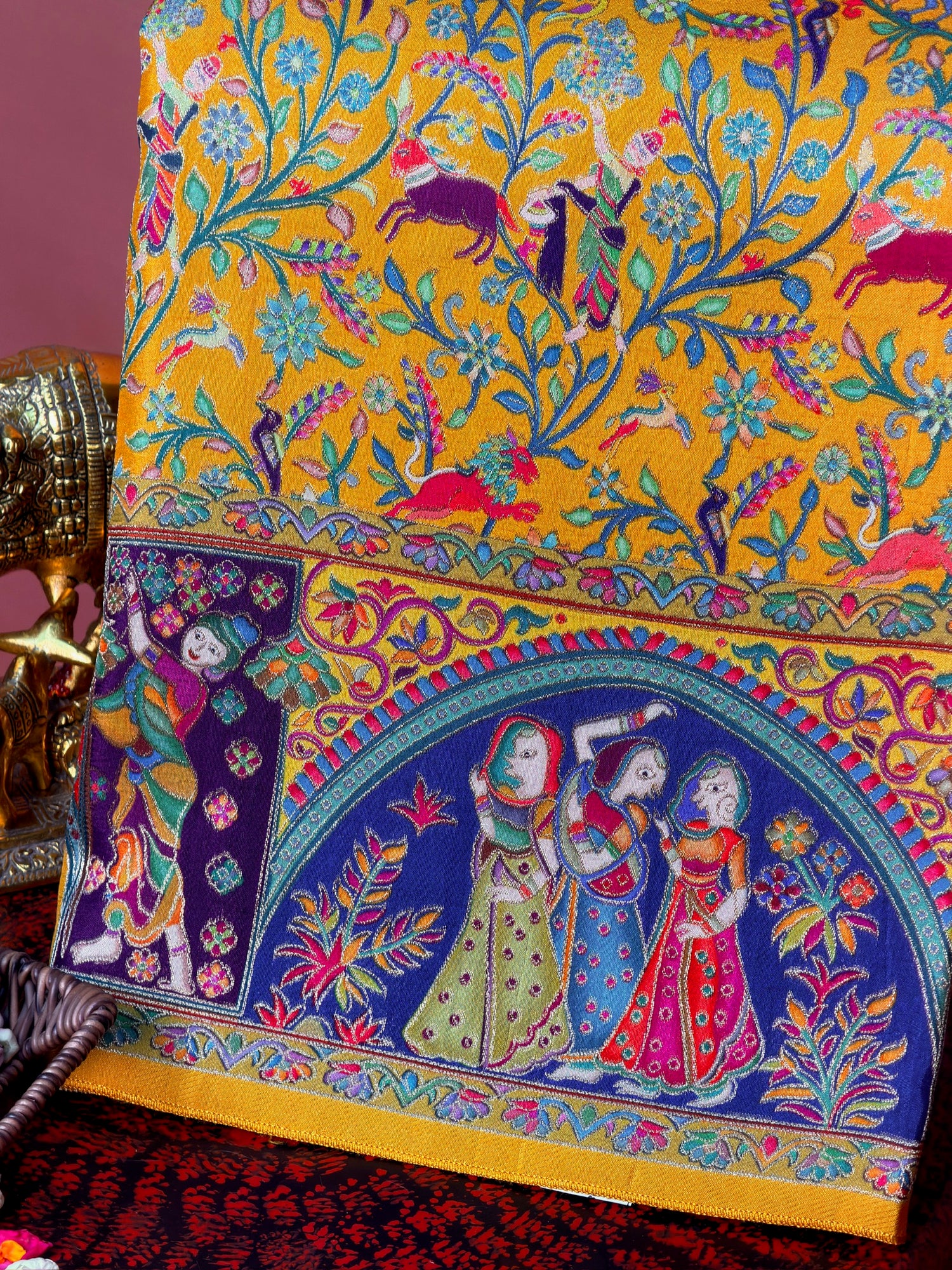 UTSAV BANARAS 479C: Bright yellow Butter Silk Saree with Kalamkari Position Print &amp; Contrast Blouse