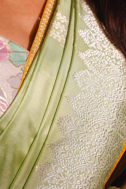 "Virasat 254" Banarasi Ektara Silk Kadwa Weave Real Silver Jari Saree