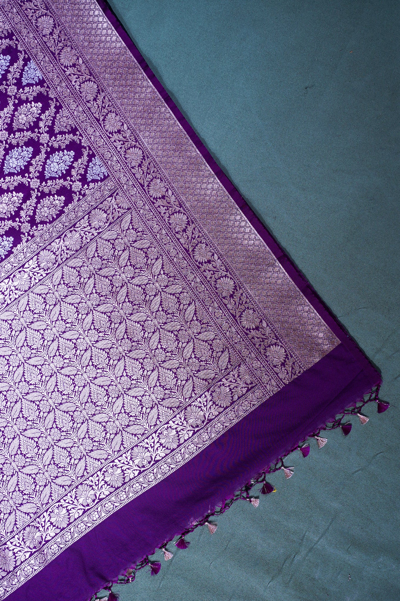 "WAAH BANARAS 114" Banarasi Move Jaal Pattern Vegan Silk Saree