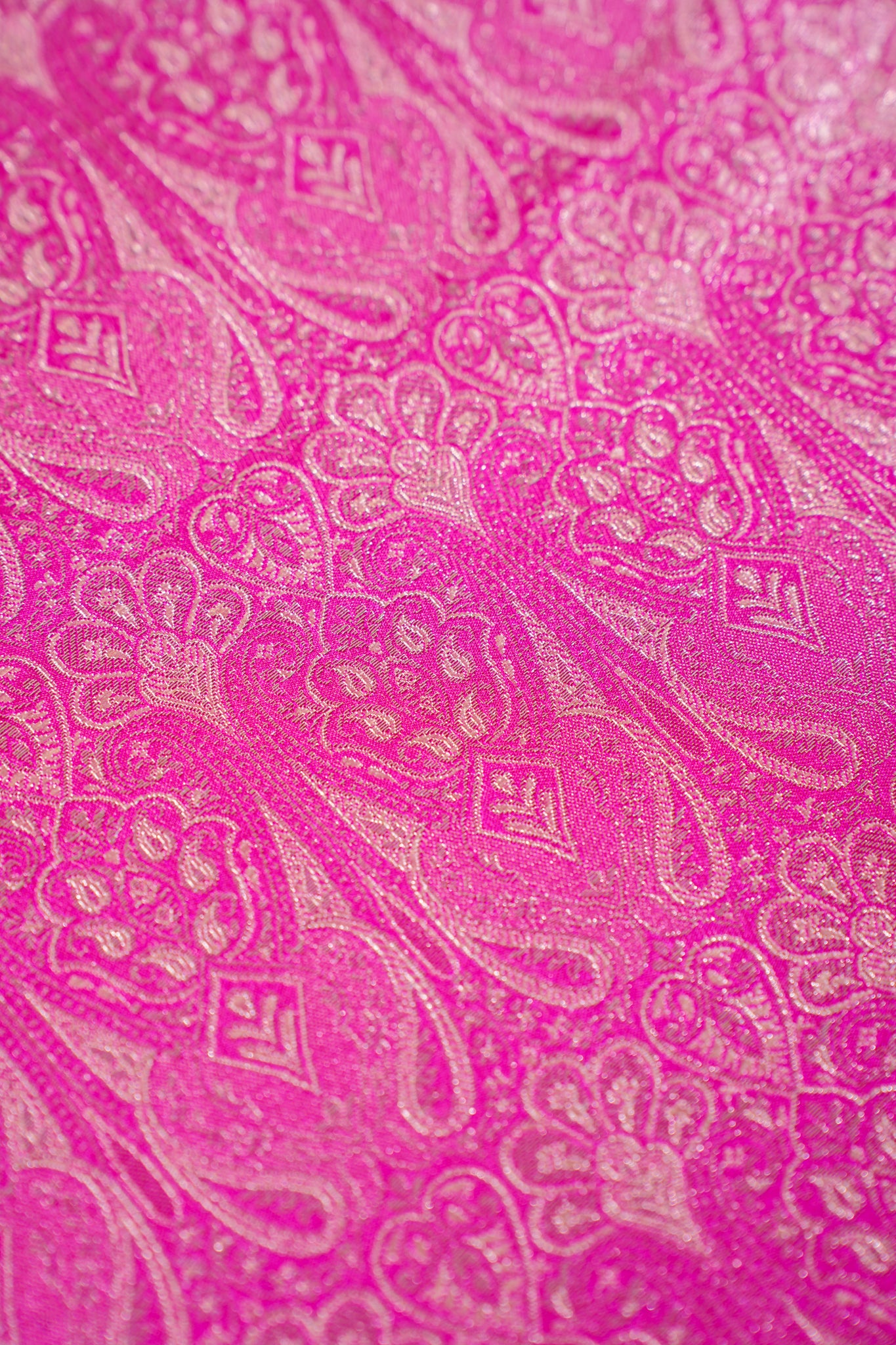 "MCF 19" Banarasi Rani Handloom Tanchui Alfi Jaal Febric