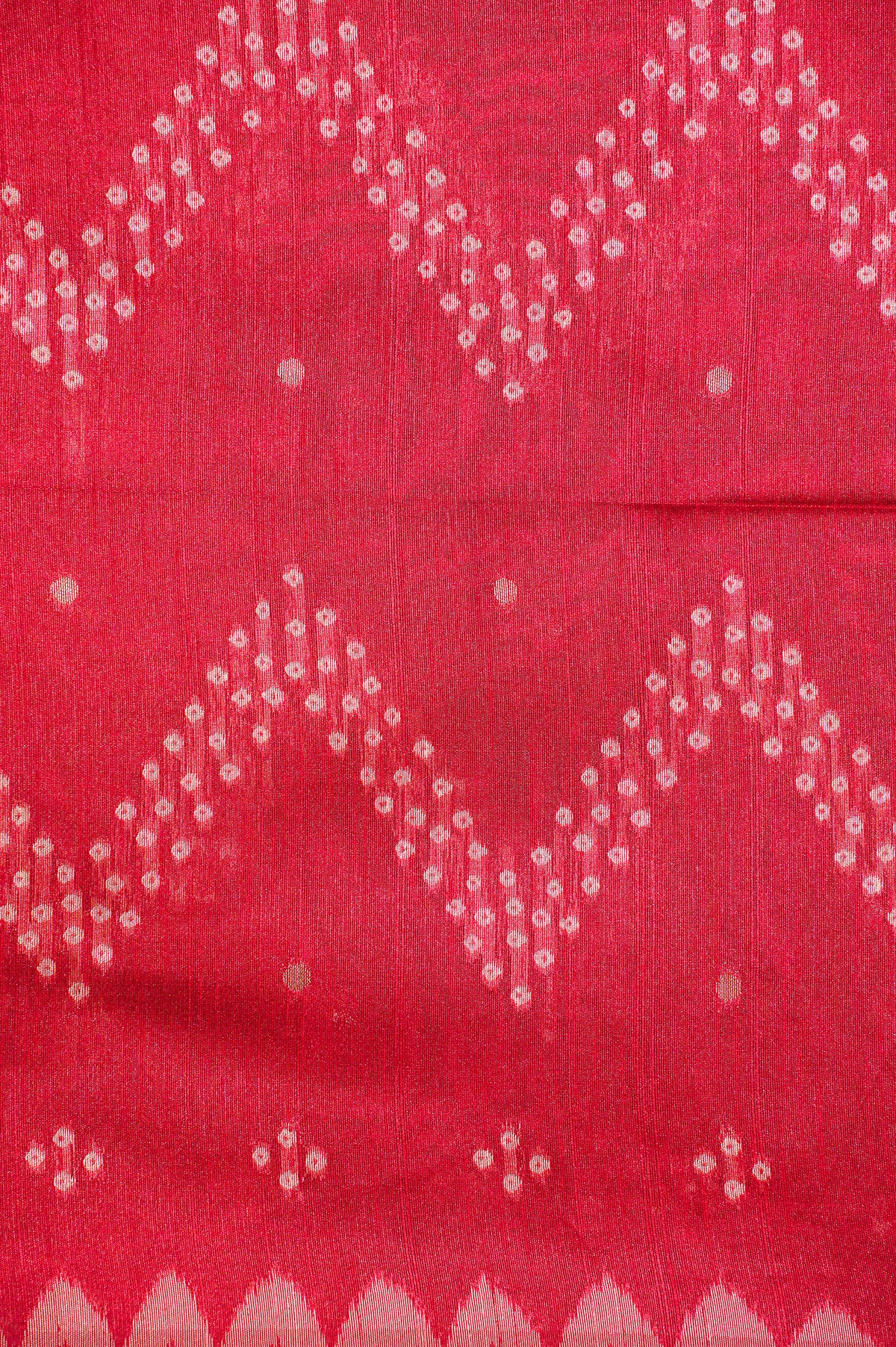 UTSAV BANARAS 267: Vibrant Red Raw Silk Saree with Classic Chunari Print &amp; Intricate Printed Pallu