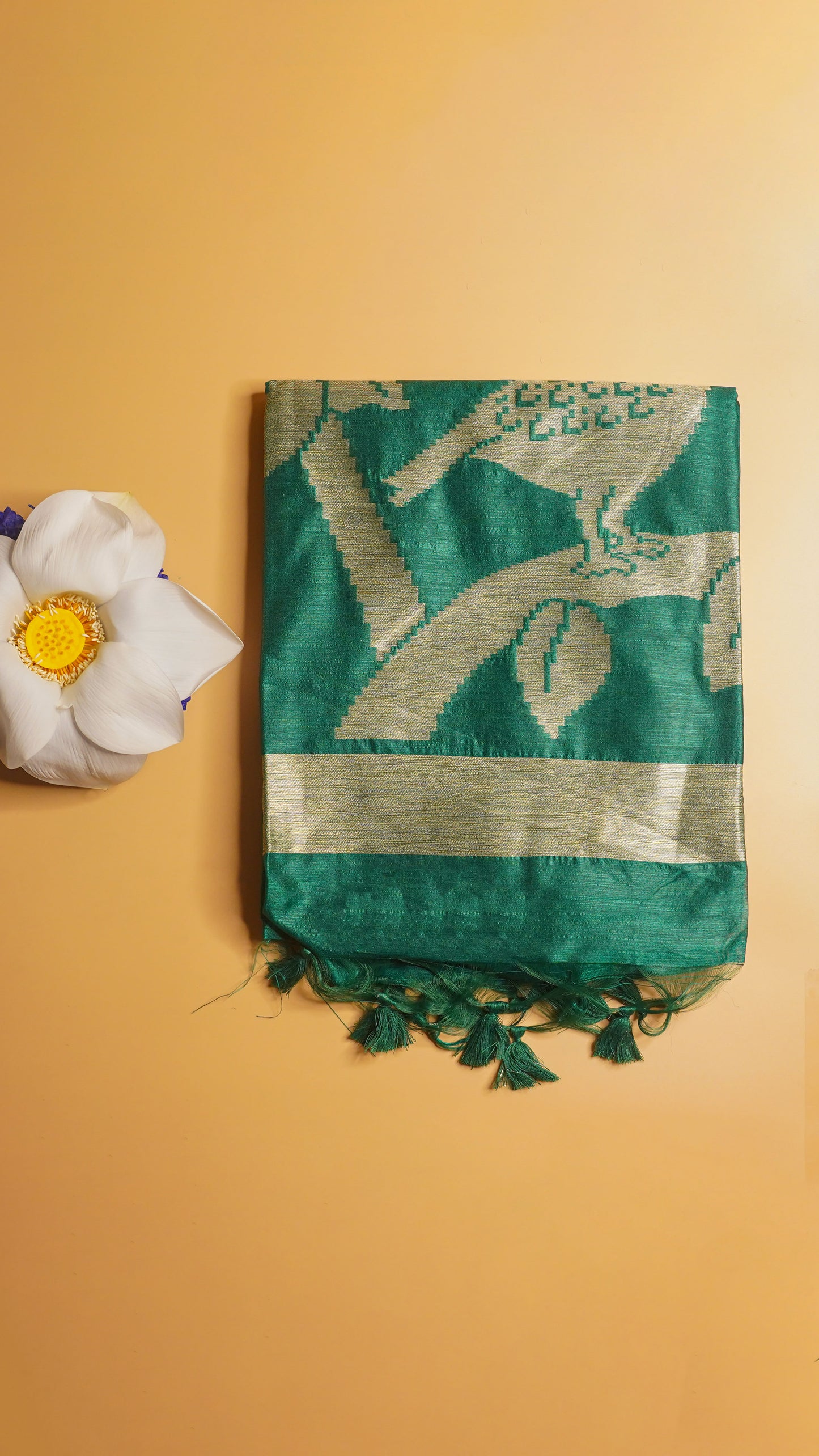 "UTSAV BANARAS 110"Banarasi Green Raw Silk With Bird Border Saree