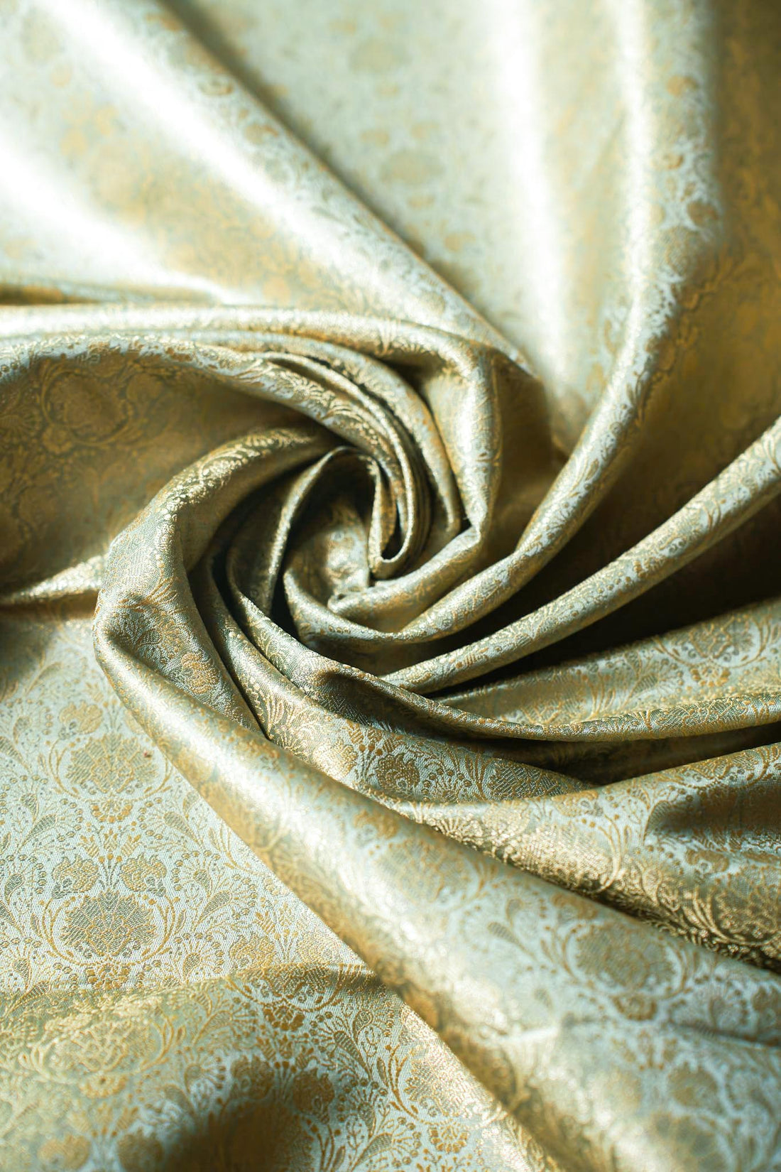 "MCF 22" Banarasi Pista Handloom Tanchui Alfi Jaal Febric