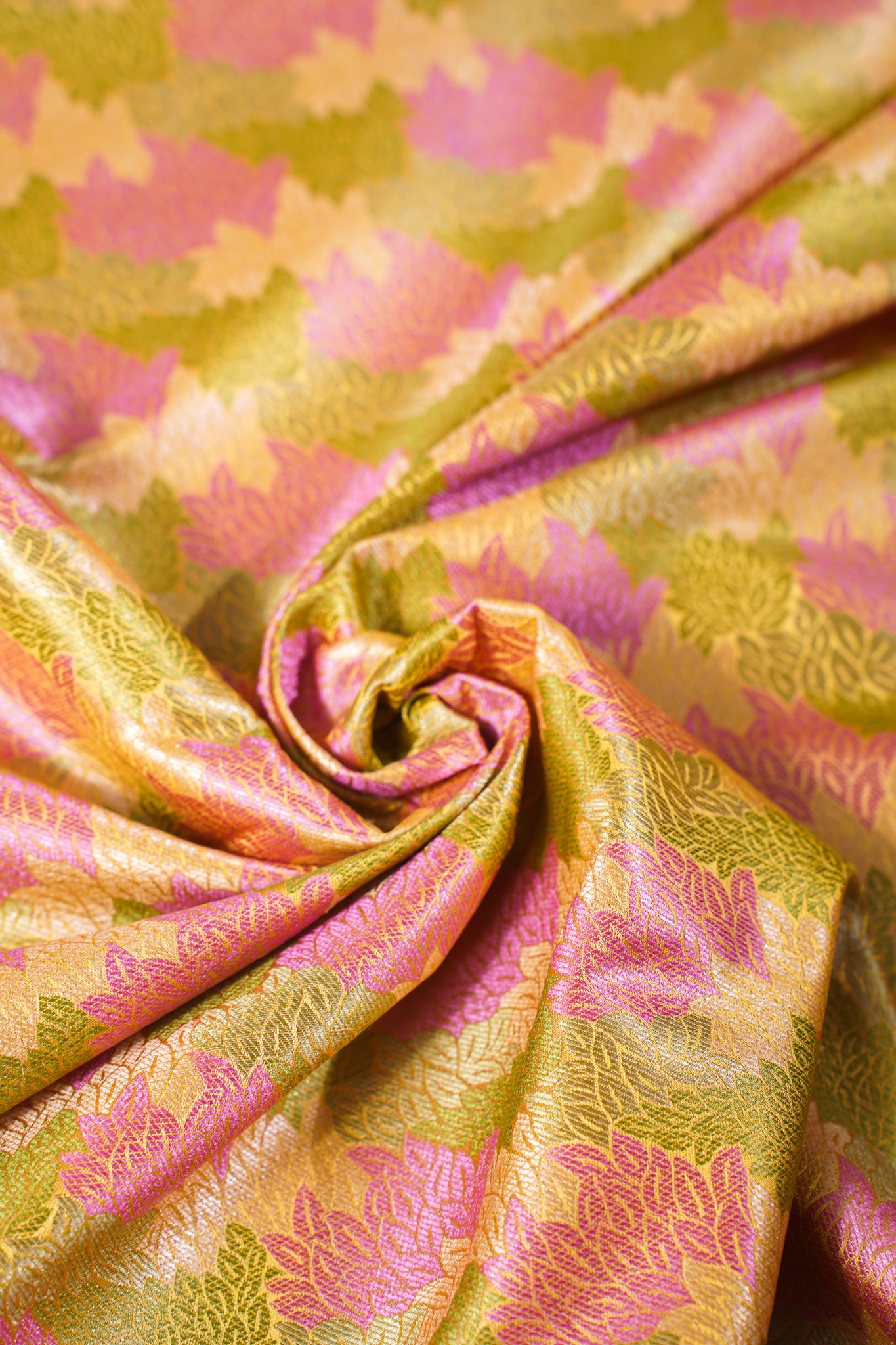 "MCF 32" Banarasi Multicolor Handloom Rangkat Fabric