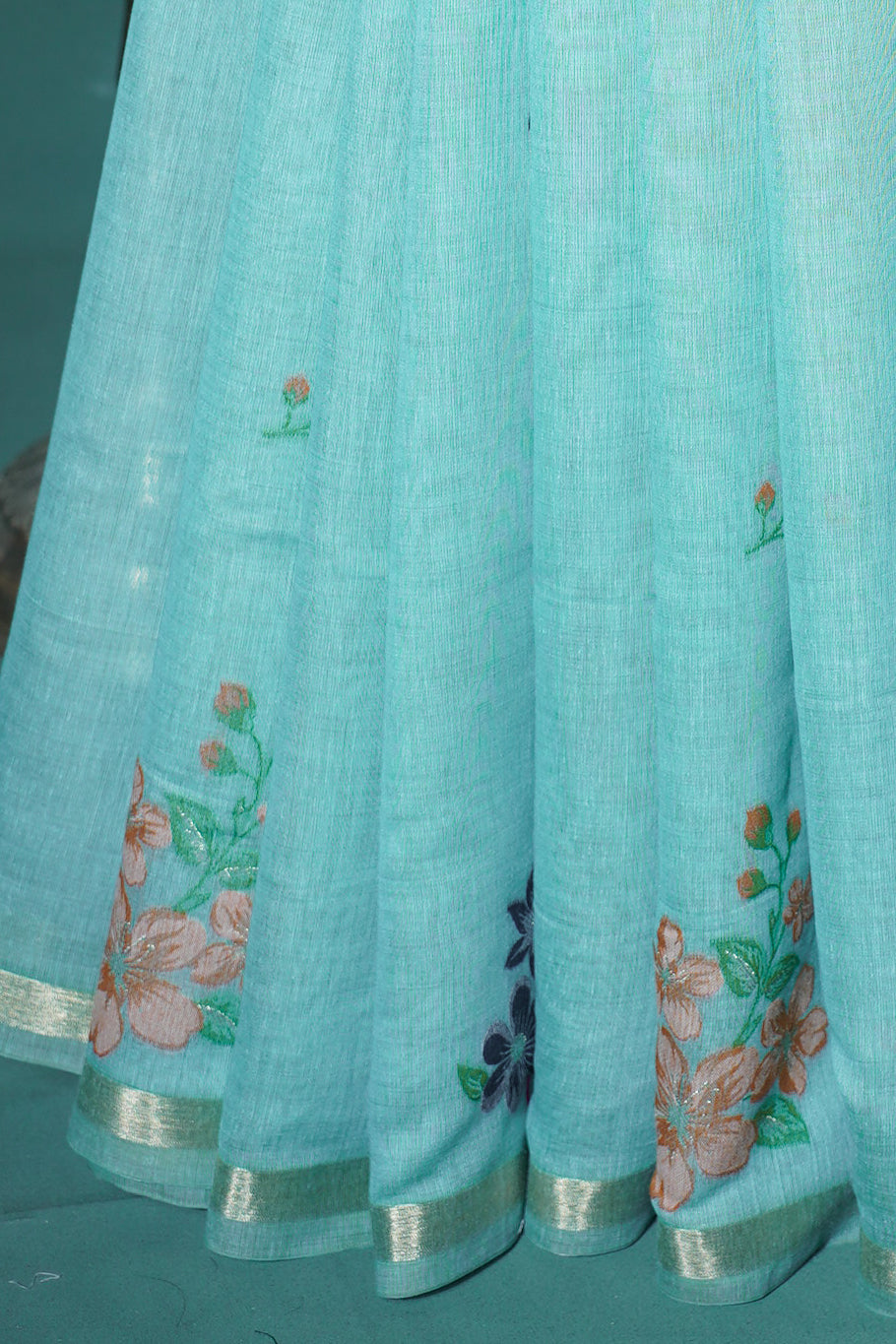 "UTSAV BANARAS 302" Banarasi Sea Green Chanderi Jamdani Silk Saree with Scalloped Floral Pallu