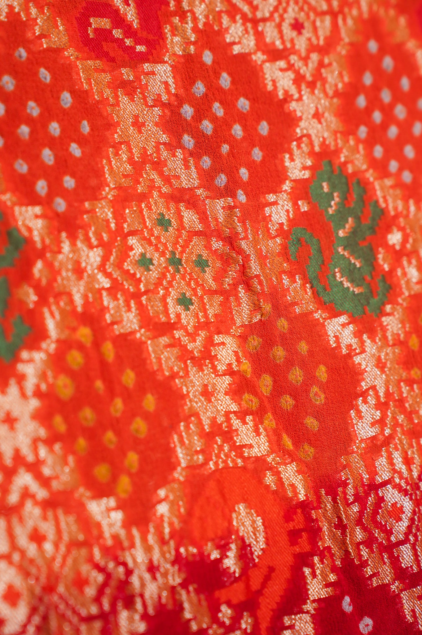ODHANA 010: Bold Red &amp; Orange Handcrafted Bandhani Pure Khaddi Georgette Odhana with Zari Scallop Border