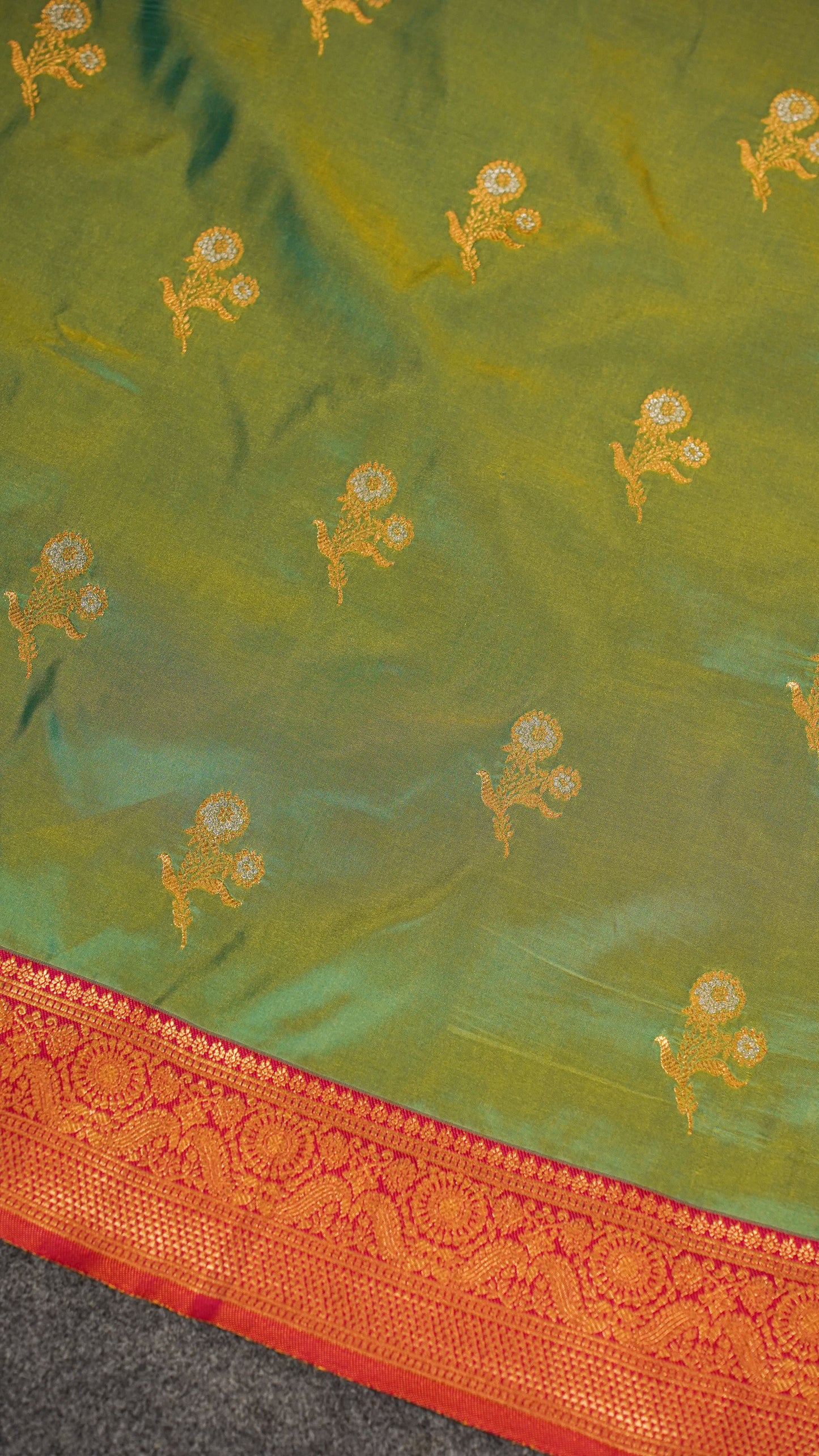 "UTSAV BANARAS 155" Banarasi Green Katan Silk Saree