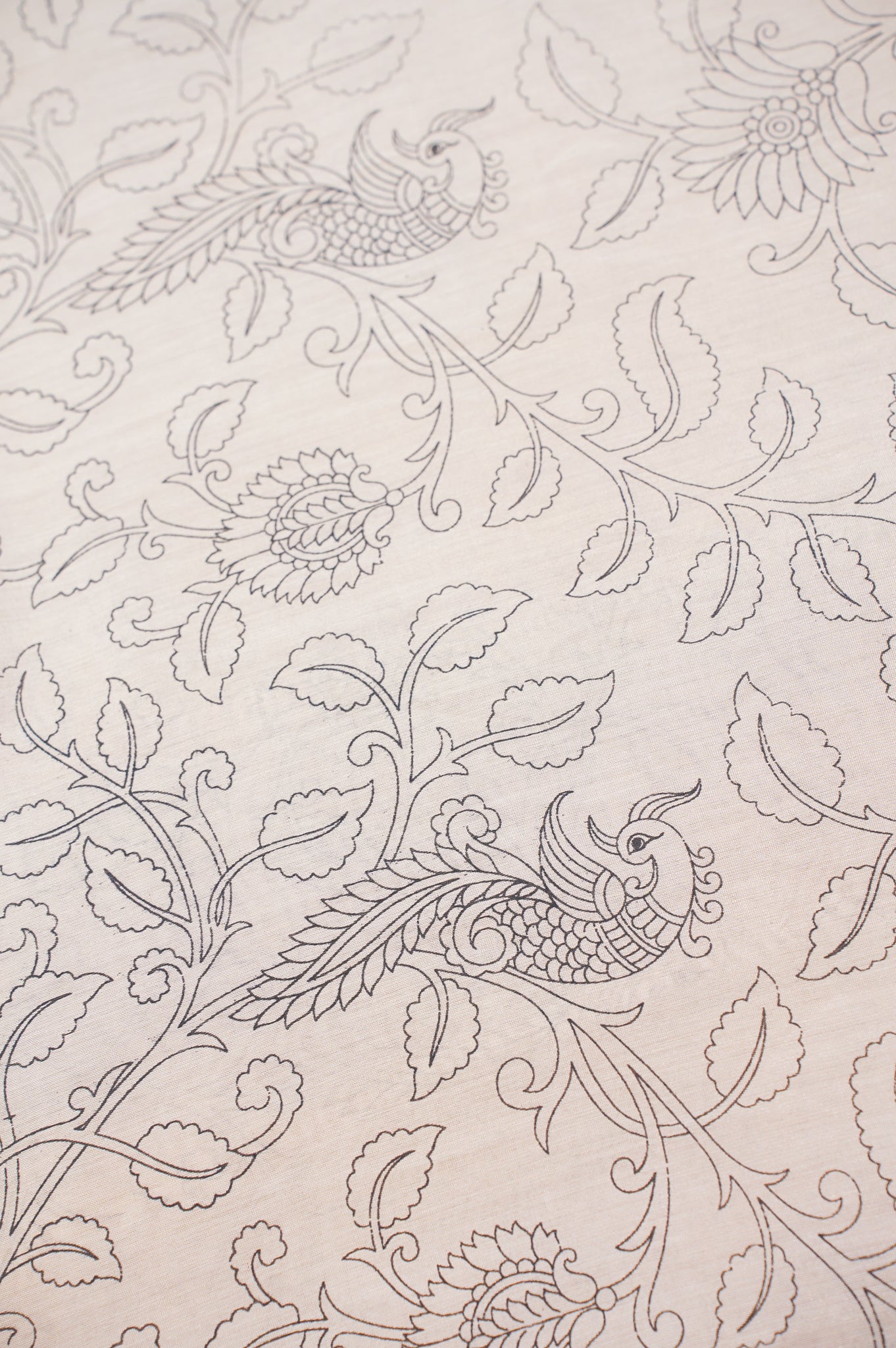 UTSAV BANARAS 335: Graceful Ivory Munga Silk Saree with Artistic Print &amp; Satin Zari Patta Border