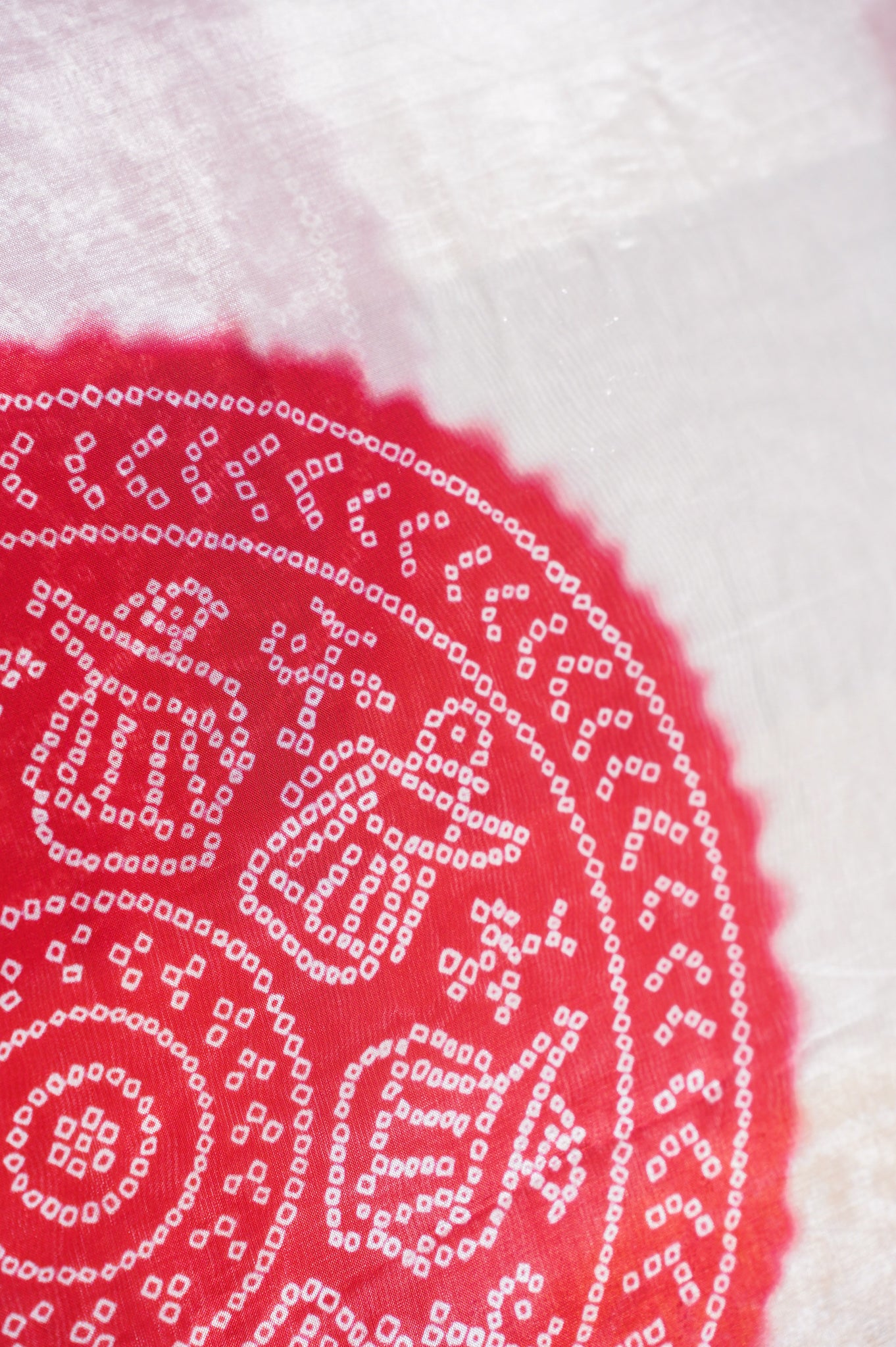 Waah Banaras 066 Creamy White &amp; Chery Red Malai Silk Saree with Chunari Big Buta Print &amp; Zari Border