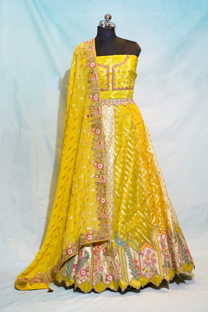 "Mansi 058" Banarasi Rangkaat Pattern Kadhai Work Moonga Silk Lehenga