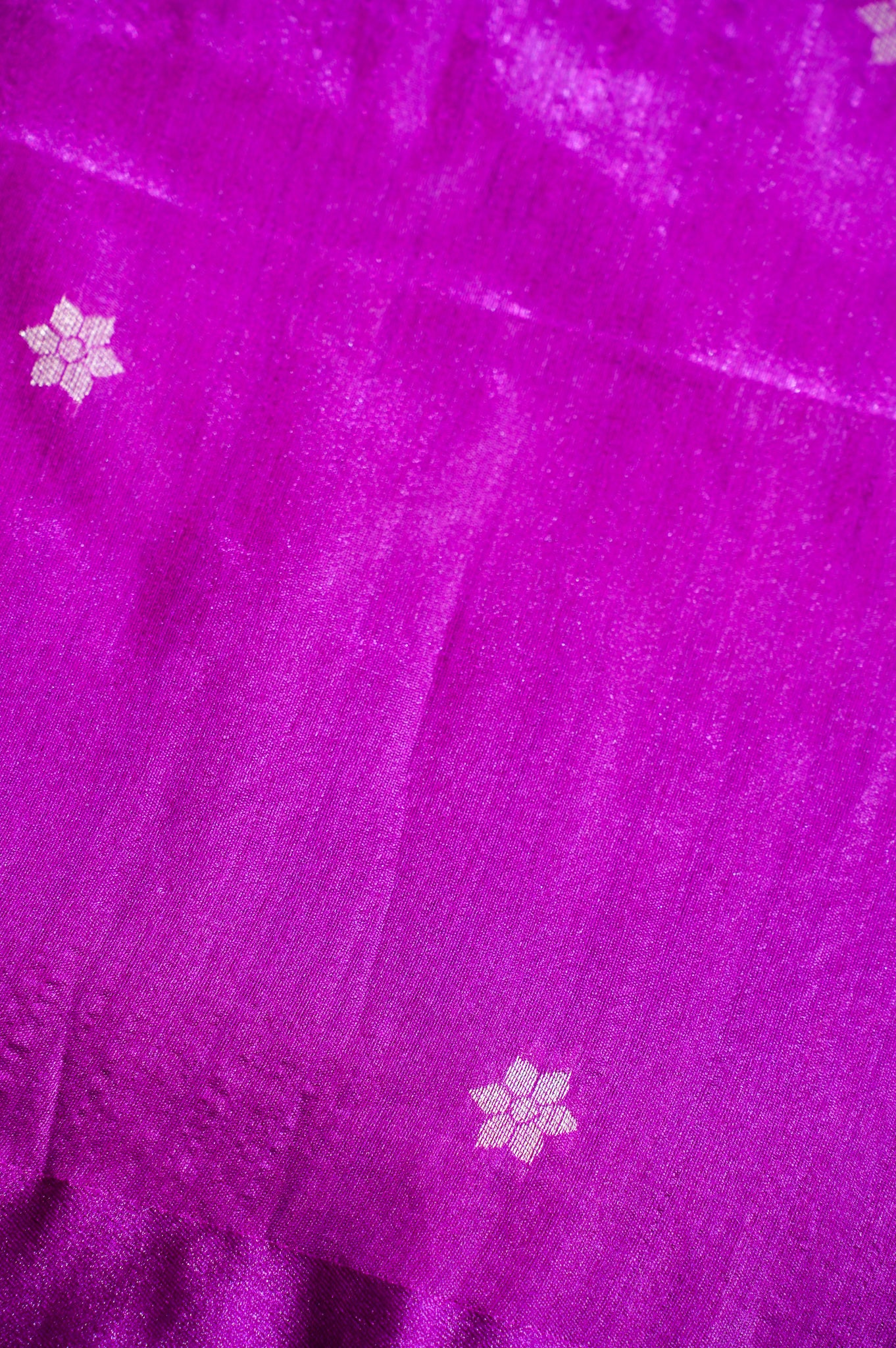 "UTSAV BANARAS 229" Banarasi Magenta Raw Silk Saree With Silver Zari Peacock &amp; Tree Motifs