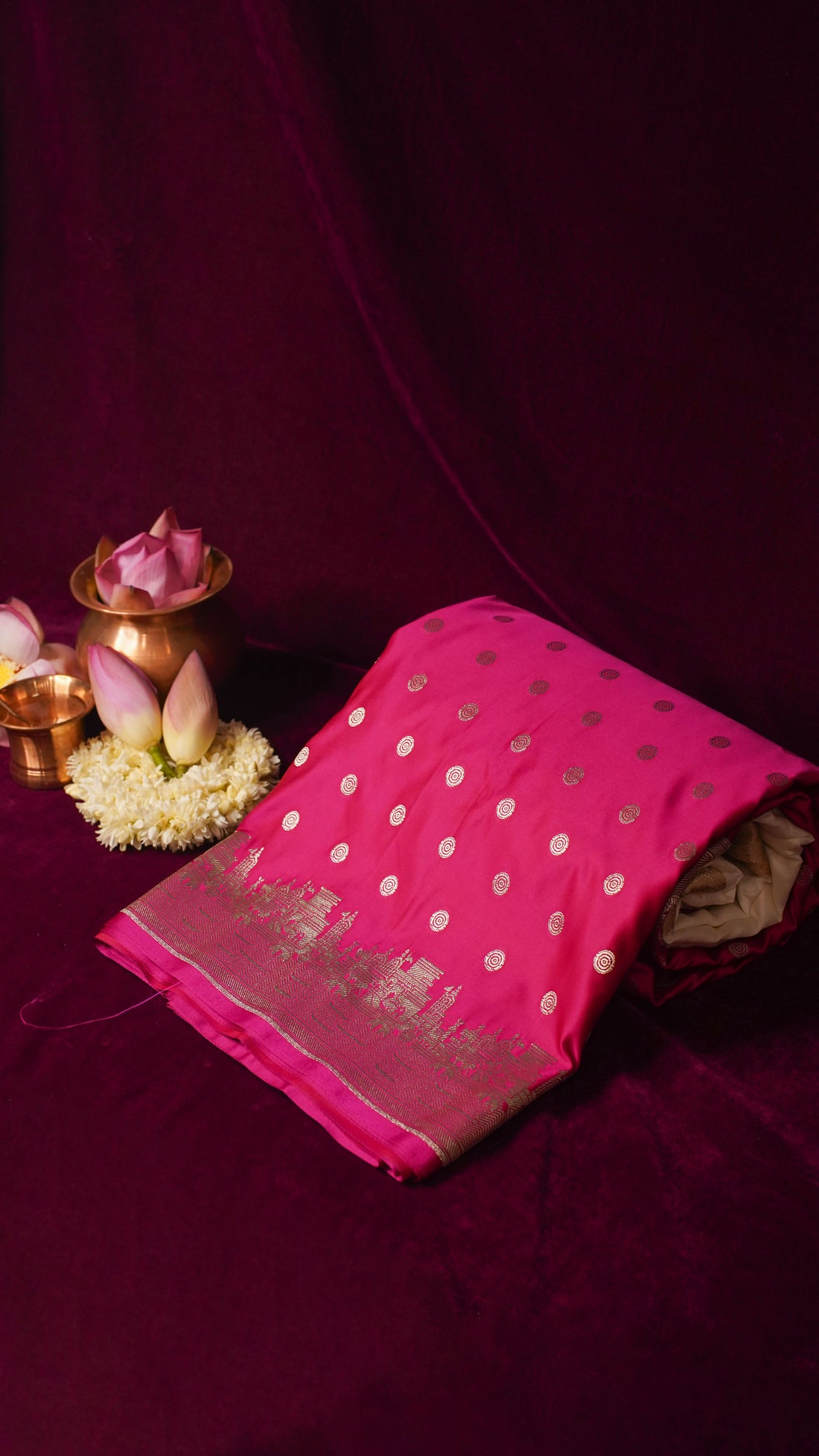 "WAAH BANARAS 055C" Banarasi Pure Mashru silk saree with Ghat Border