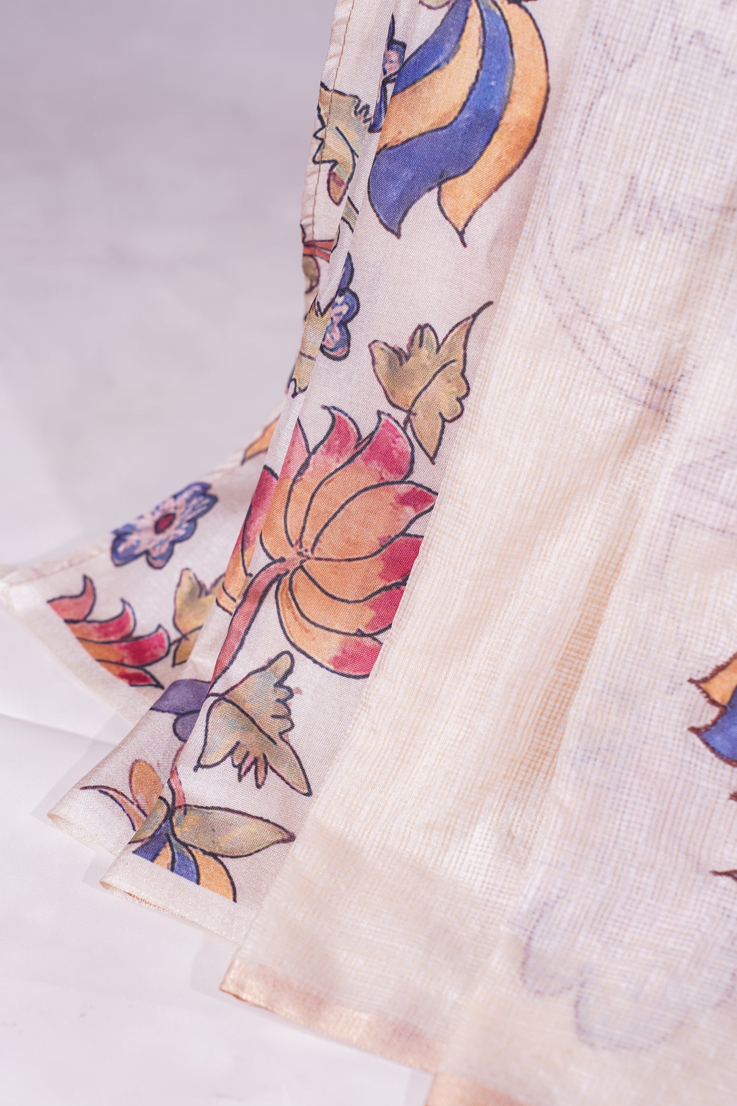 "UTSAV BANARAS 347" Banarasi Cream Munga Silk Saree With Multicolored Floral Applique &amp; Hand-Painted Effect