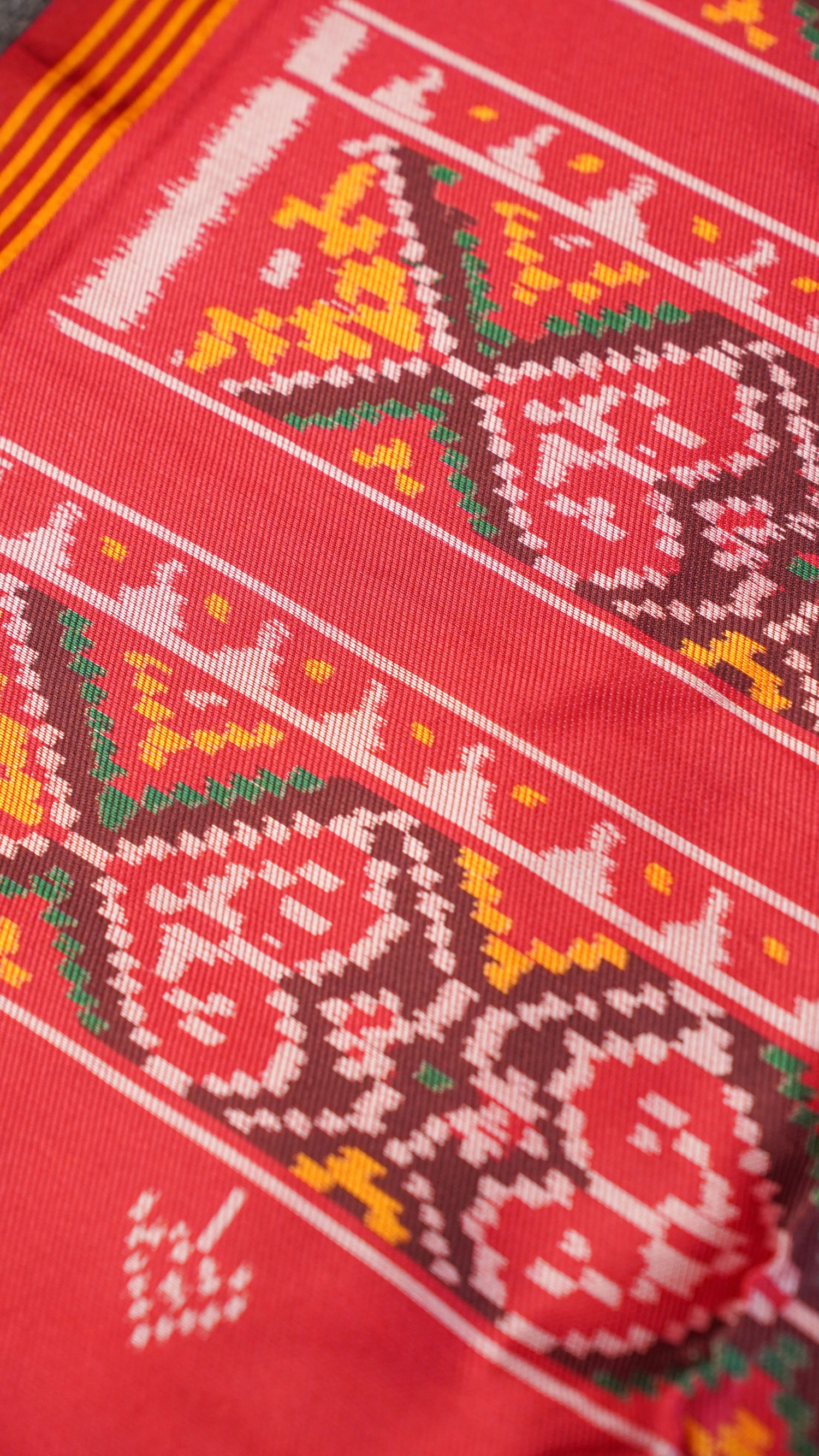 "UTSAV BANARAS 106" Banaras Glossy Maroon Patola Silk Saree