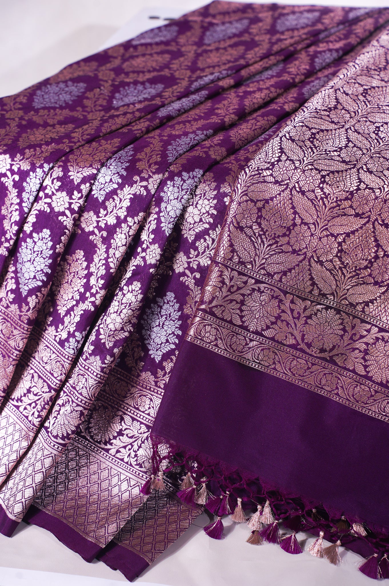 "WAAH BANARAS 114" Banarasi Move Jaal Pattern Vegan Silk Saree
