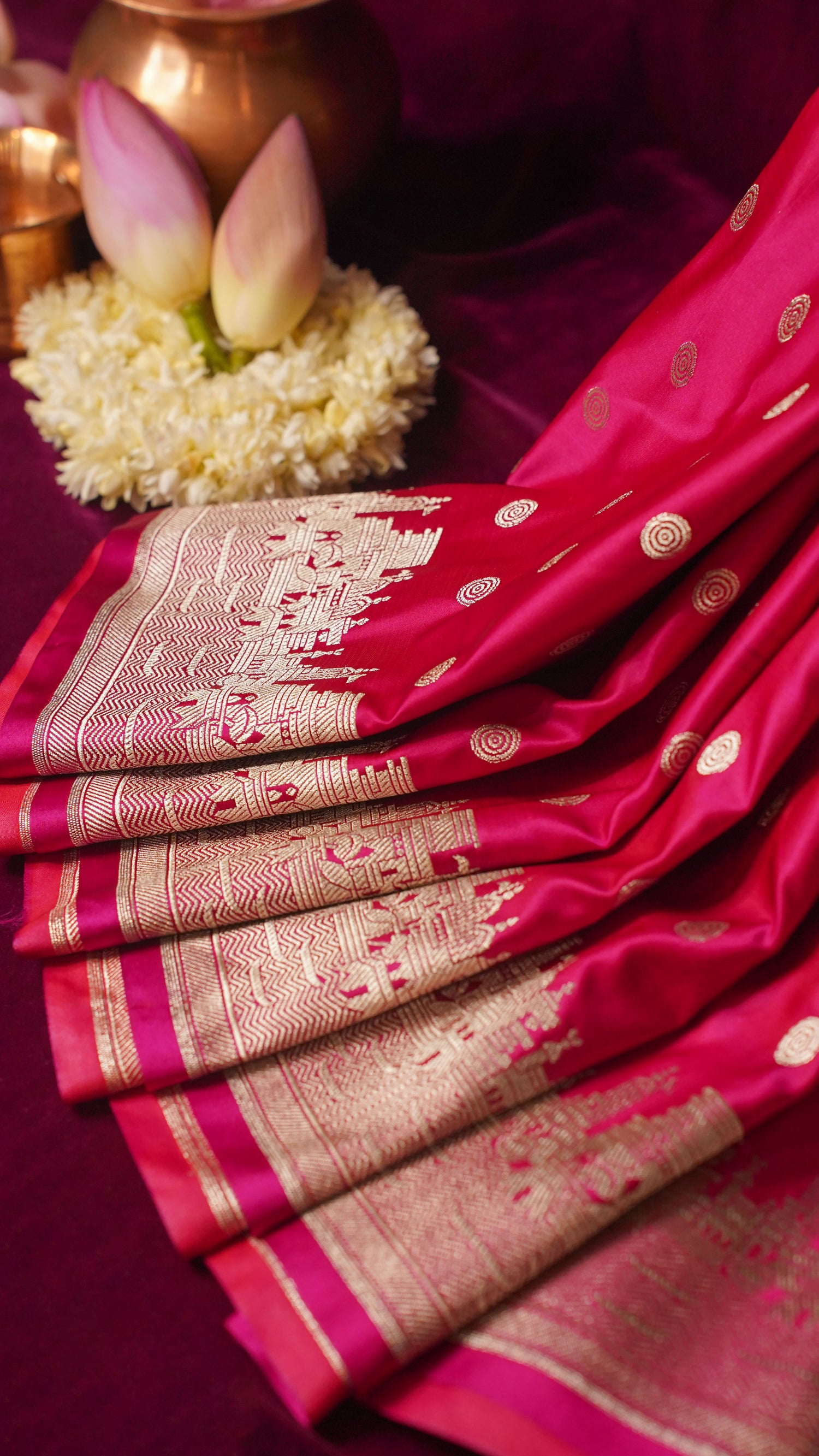 "WAAH BANARAS 055C" Banarasi Pure Mashru silk saree with Ghat Border