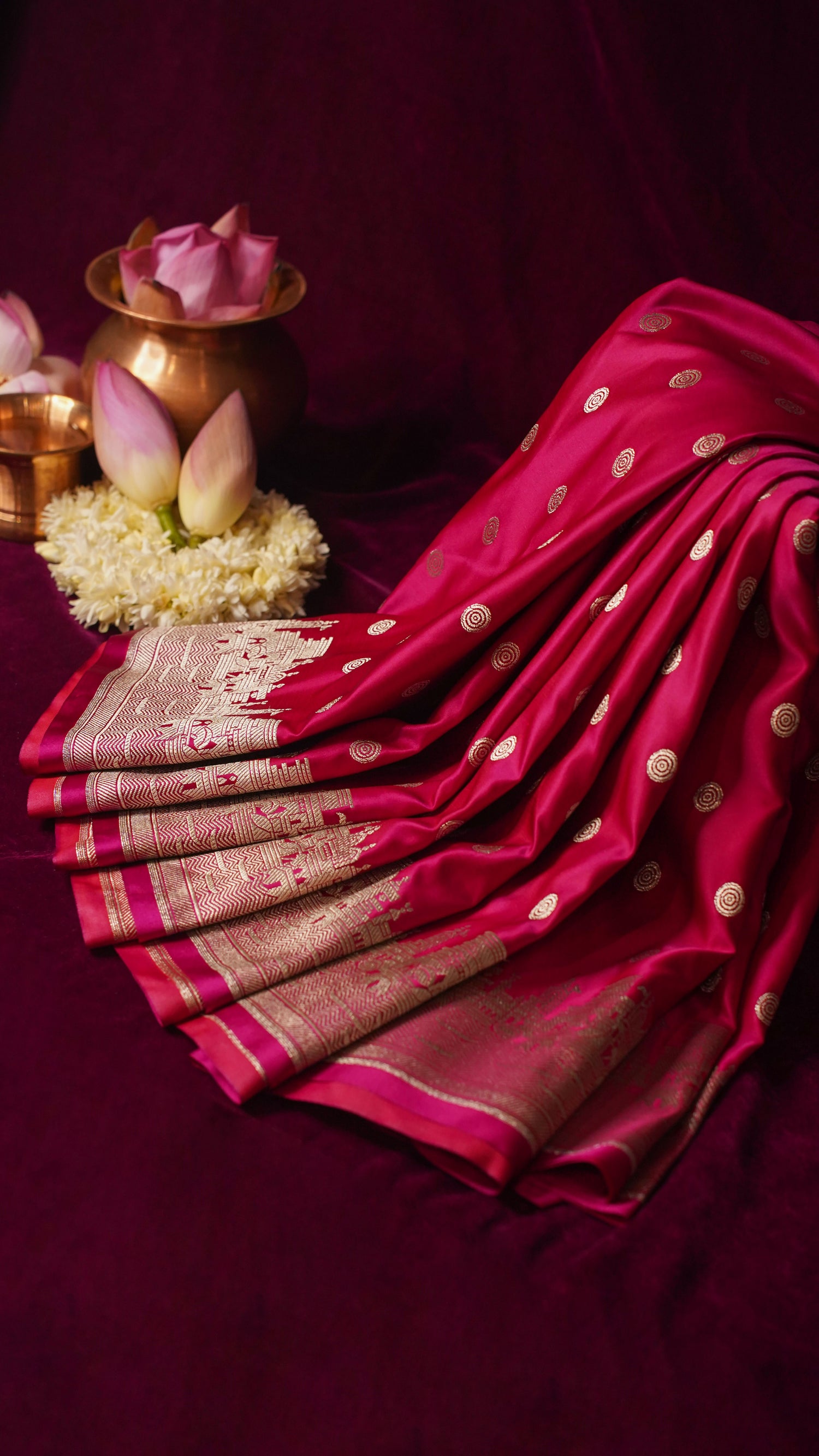 "WAAH BANARAS 055C" Banarasi Pure Mashru silk saree with Ghat Border