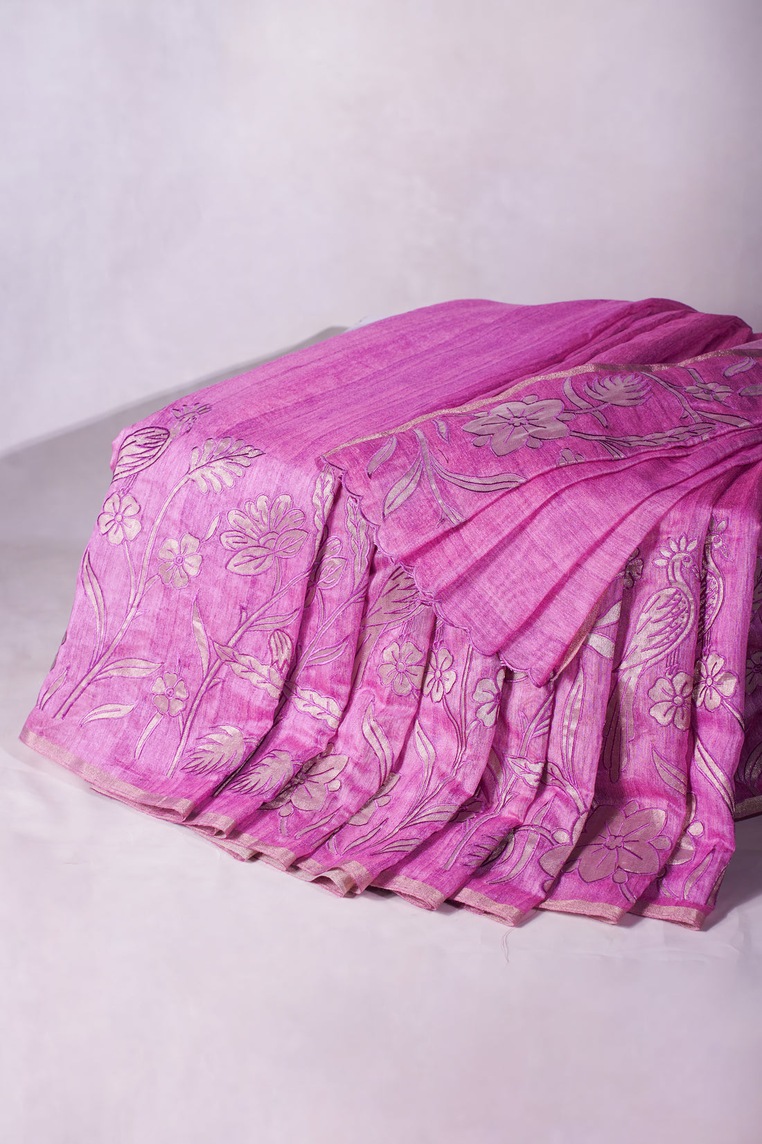 UTSAV BANARAS 481: Lotus Pink Linen Silk Saree with Floral Appliqué Work