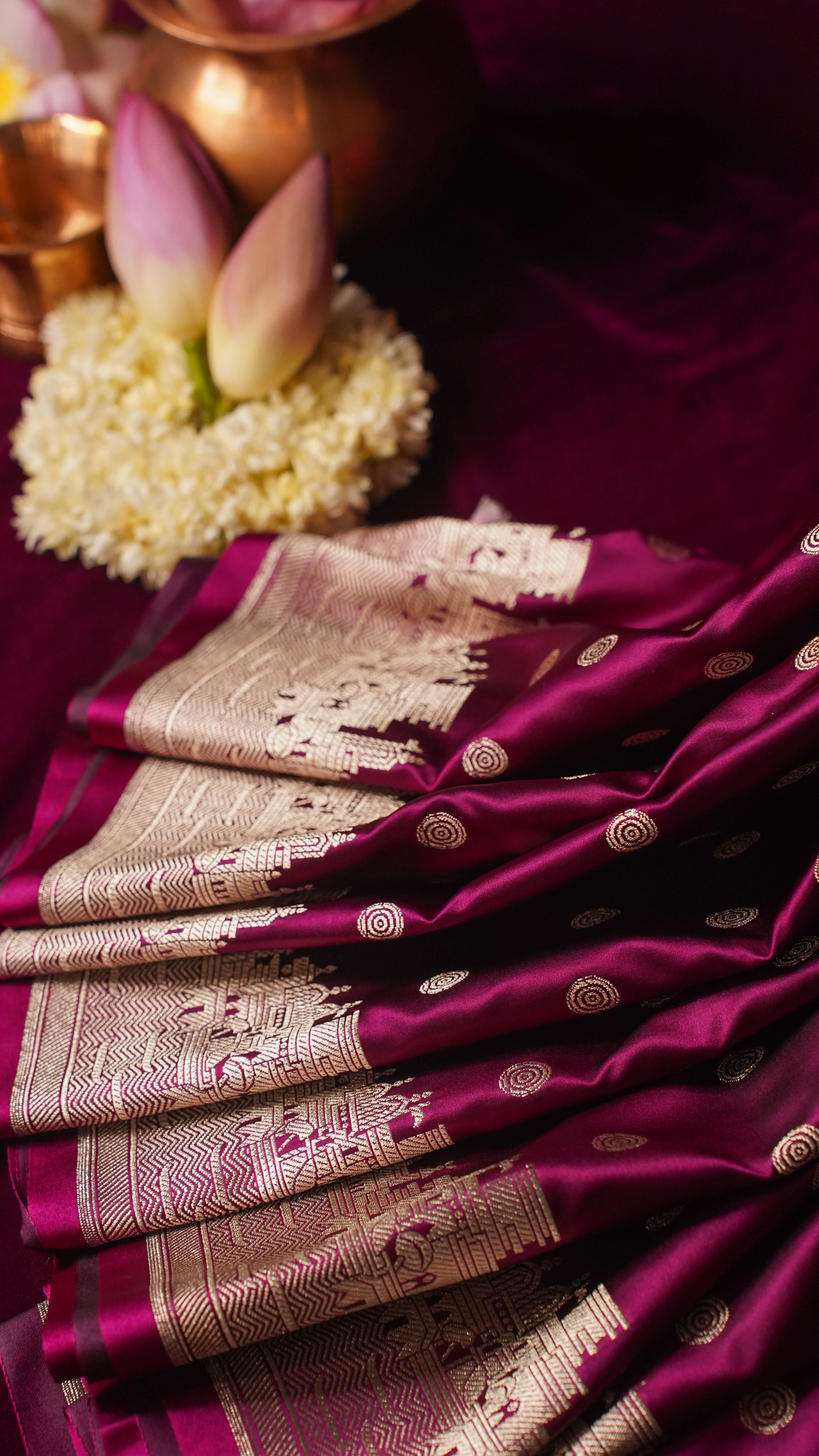 "WAAH BANARAS 055D" Banarasi Pure Mashru silk saree with Ghat Border