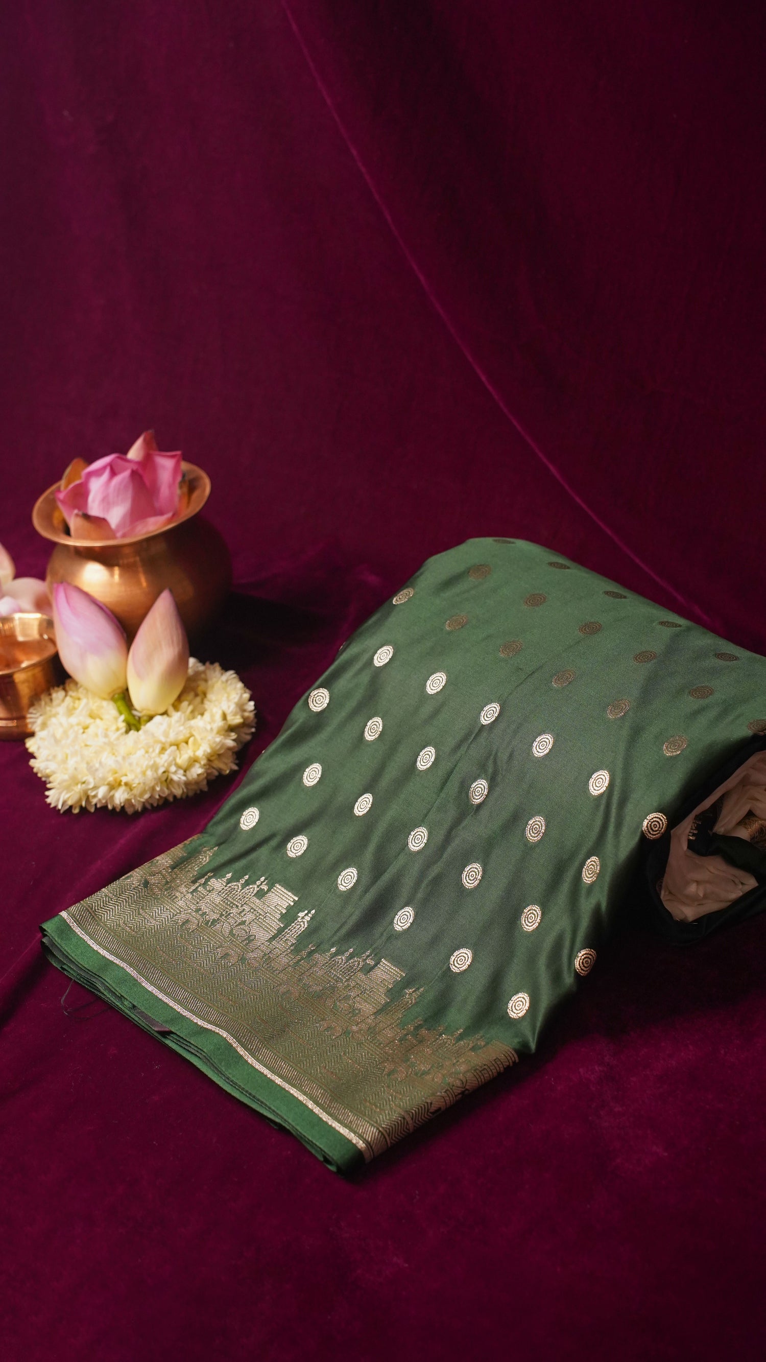 "WAAH BANARAS 055F" Banarasi Pure Mashru silk saree with Ghat Border