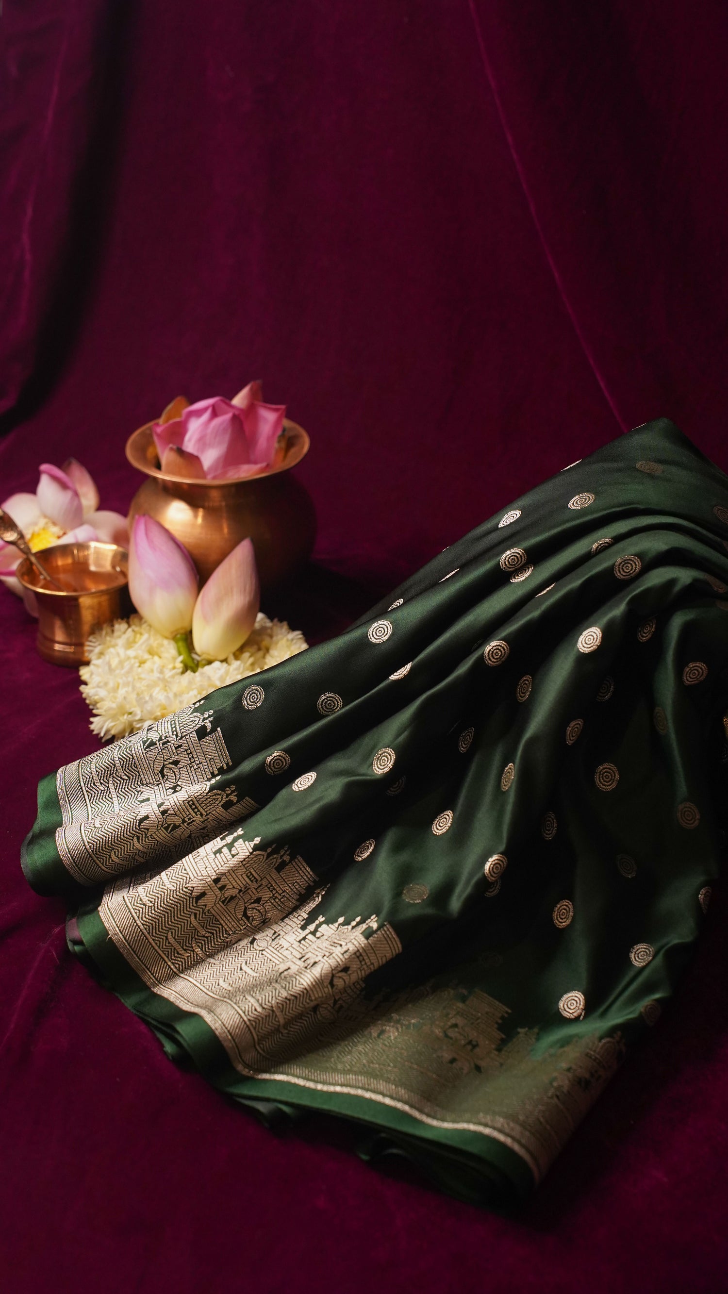 "WAAH BANARAS 055F" Banarasi Pure Mashru silk saree with Ghat Border
