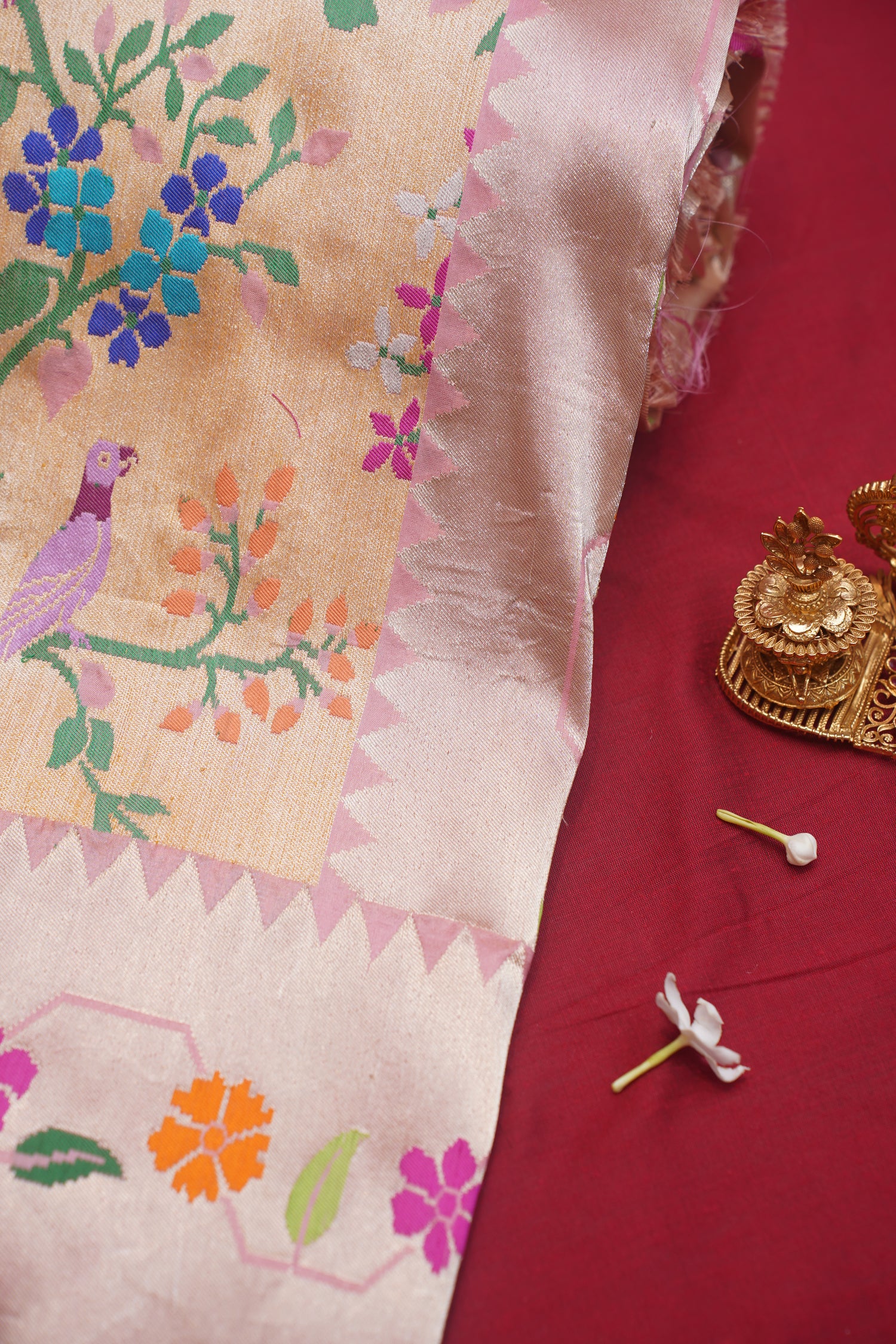 "VIRASAT 001" Peach Pure Kadwa Paithani Banarasi Handloom Saree