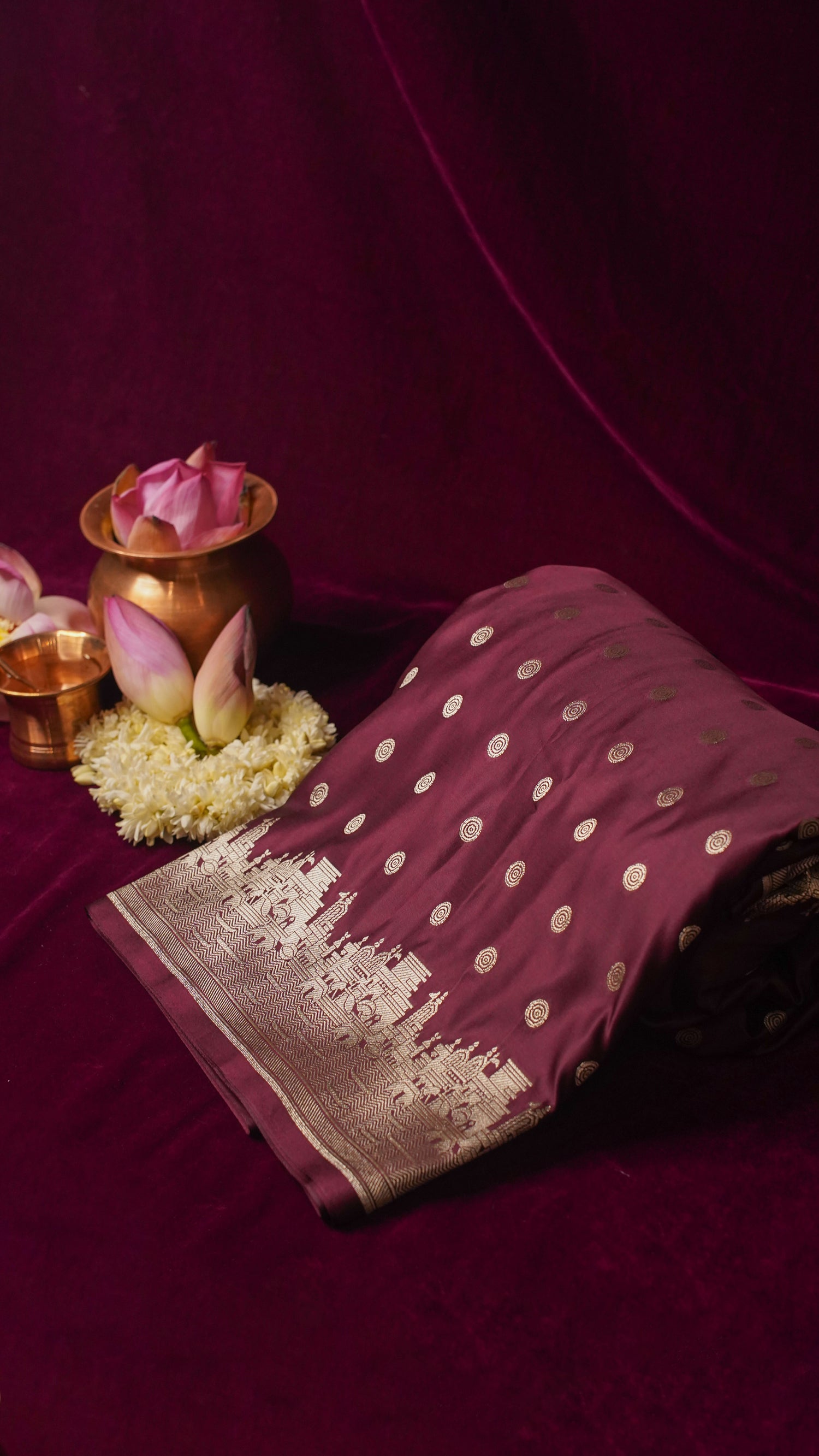 "WAAH BANARAS 055G" Banarasi Pure Mashru silk saree with Ghat Border