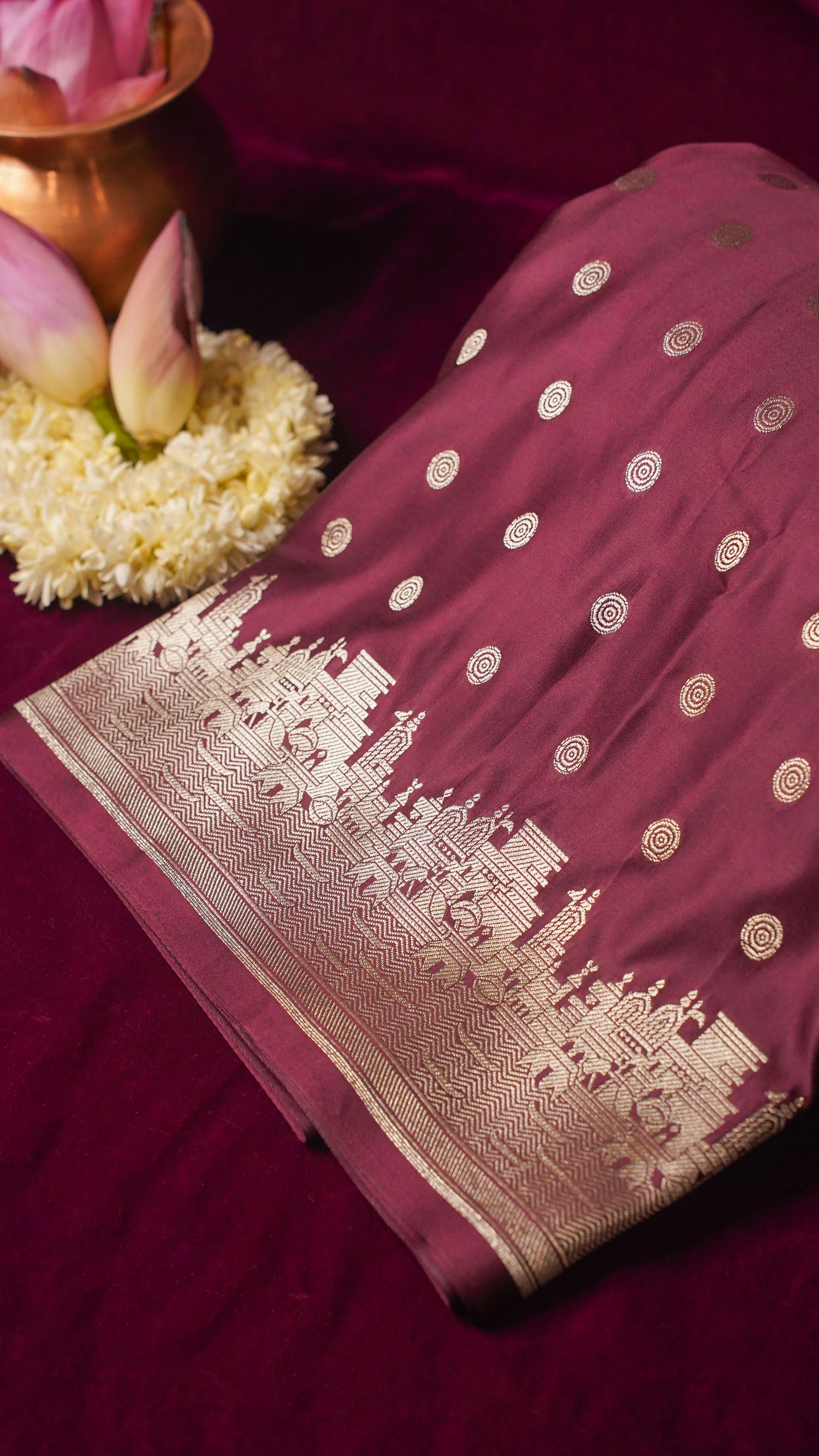 "WAAH BANARAS 055G" Banarasi Pure Mashru silk saree with Ghat Border