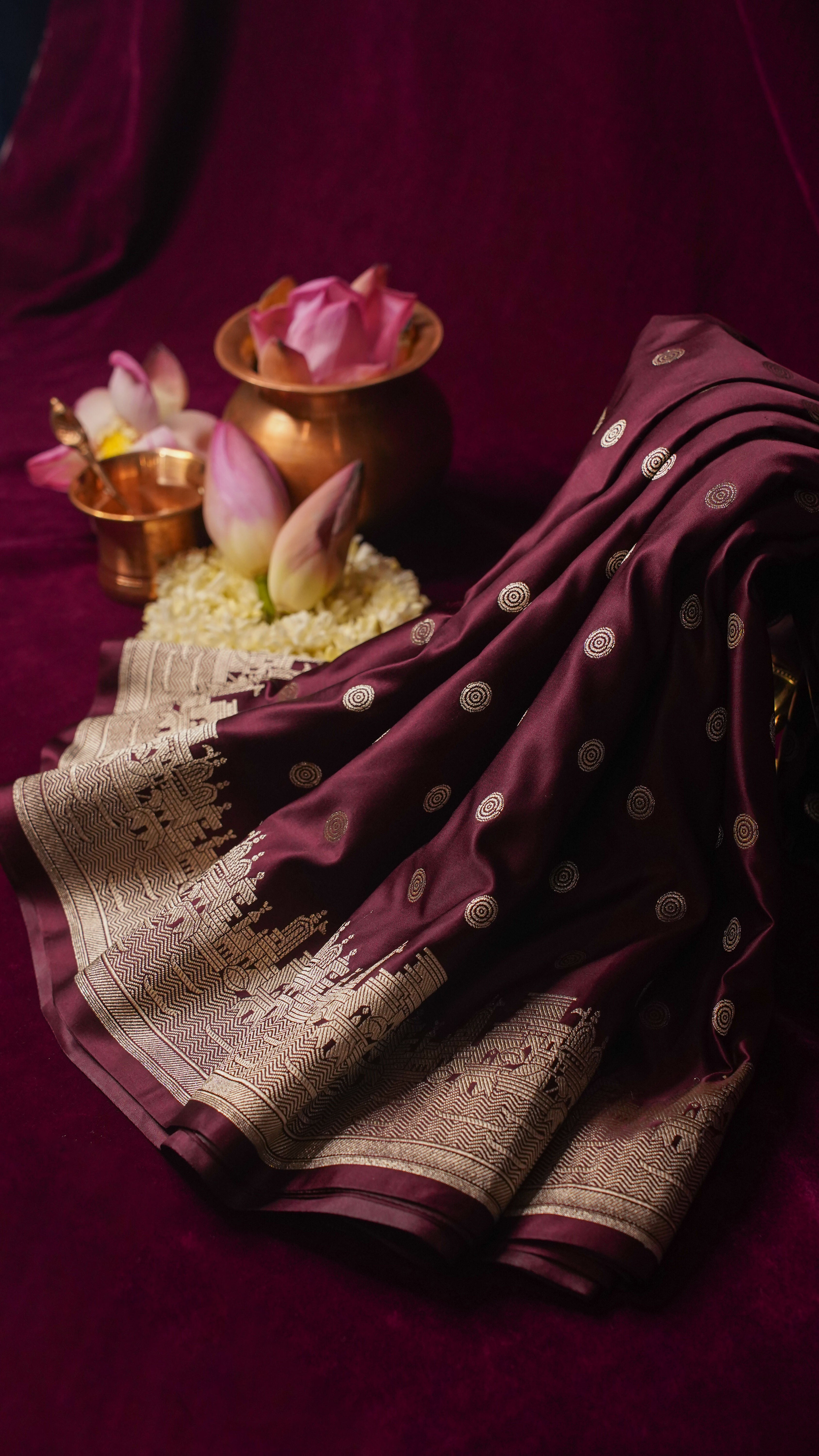 "WAAH BANARAS 055G" Banarasi Pure Mashru silk saree with Ghat Border