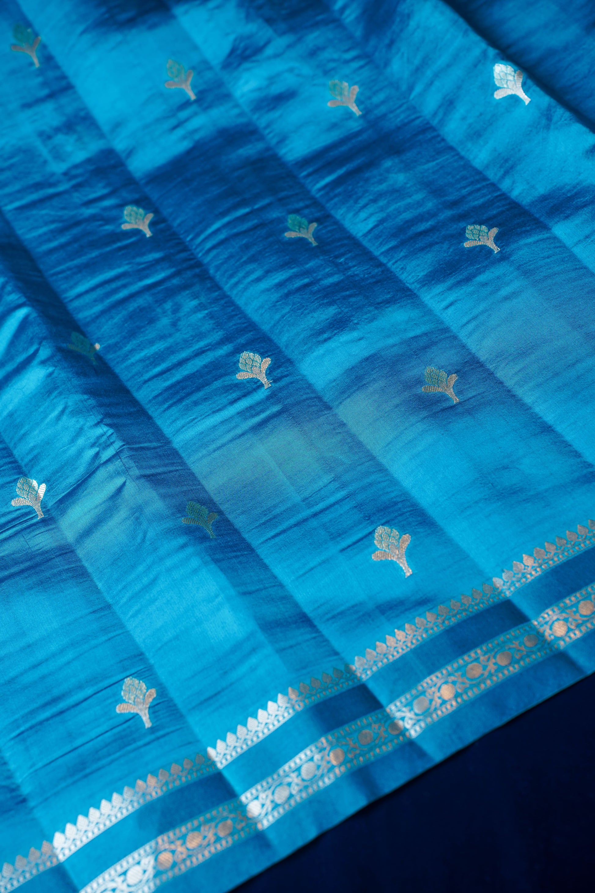 Blue Pure Banarasi Dodama Silk Saree With Kadwa Weave
