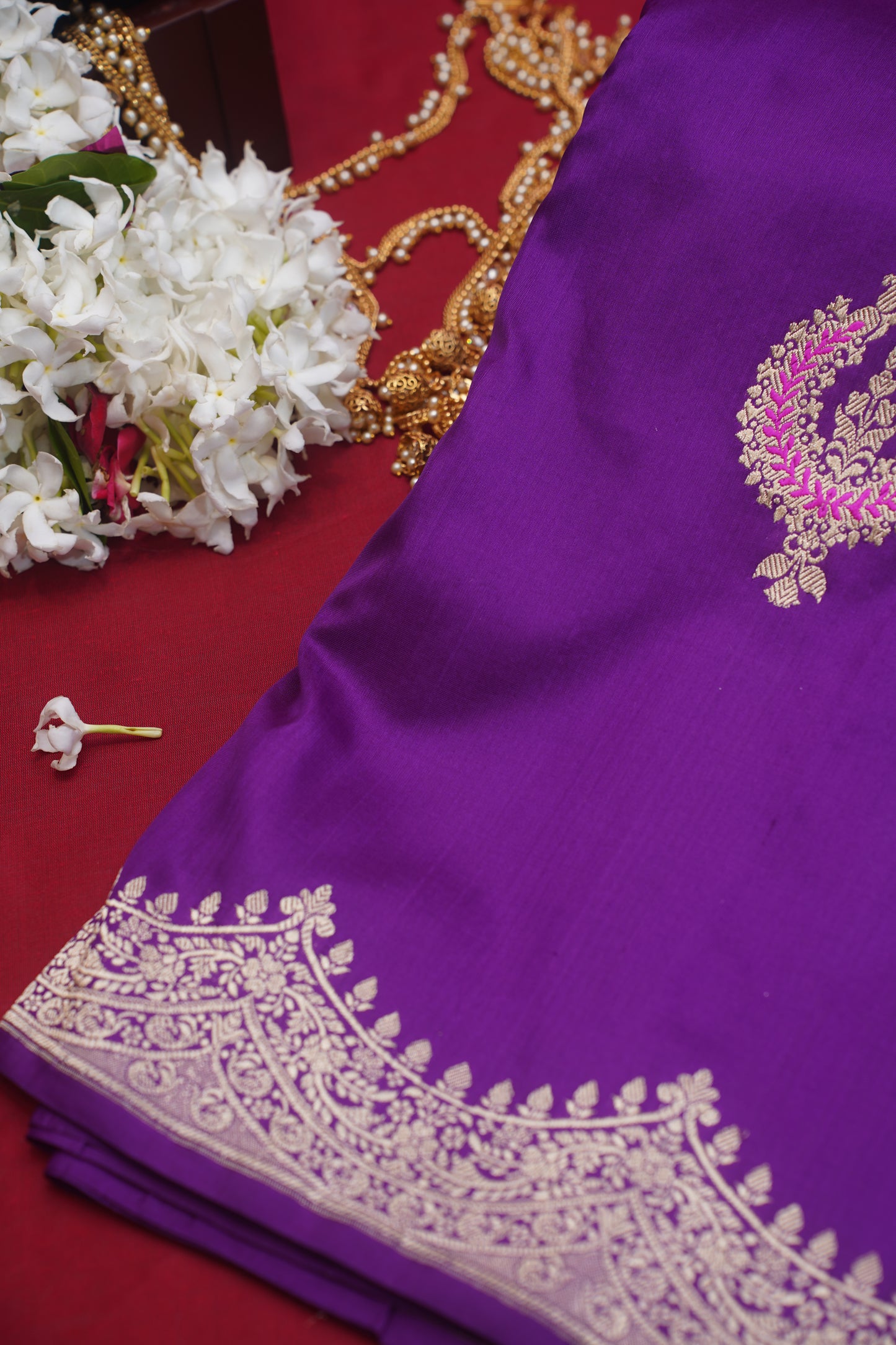 Dark Purple Pure Kadwa Boota Banarasi Handloom Saree