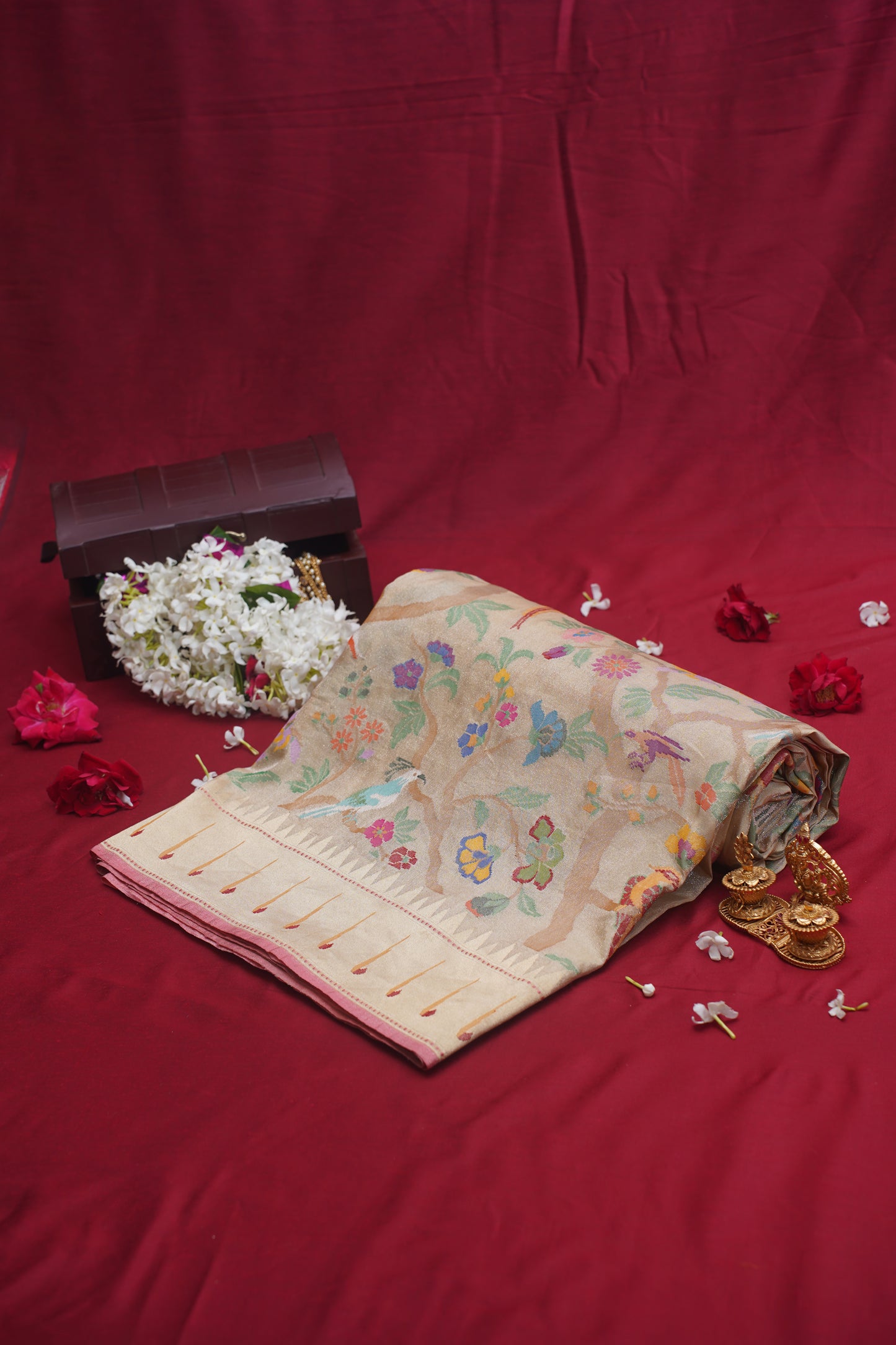 Taarbana Golden Pure Kadwa Paithani Banarasi Handloom Saree