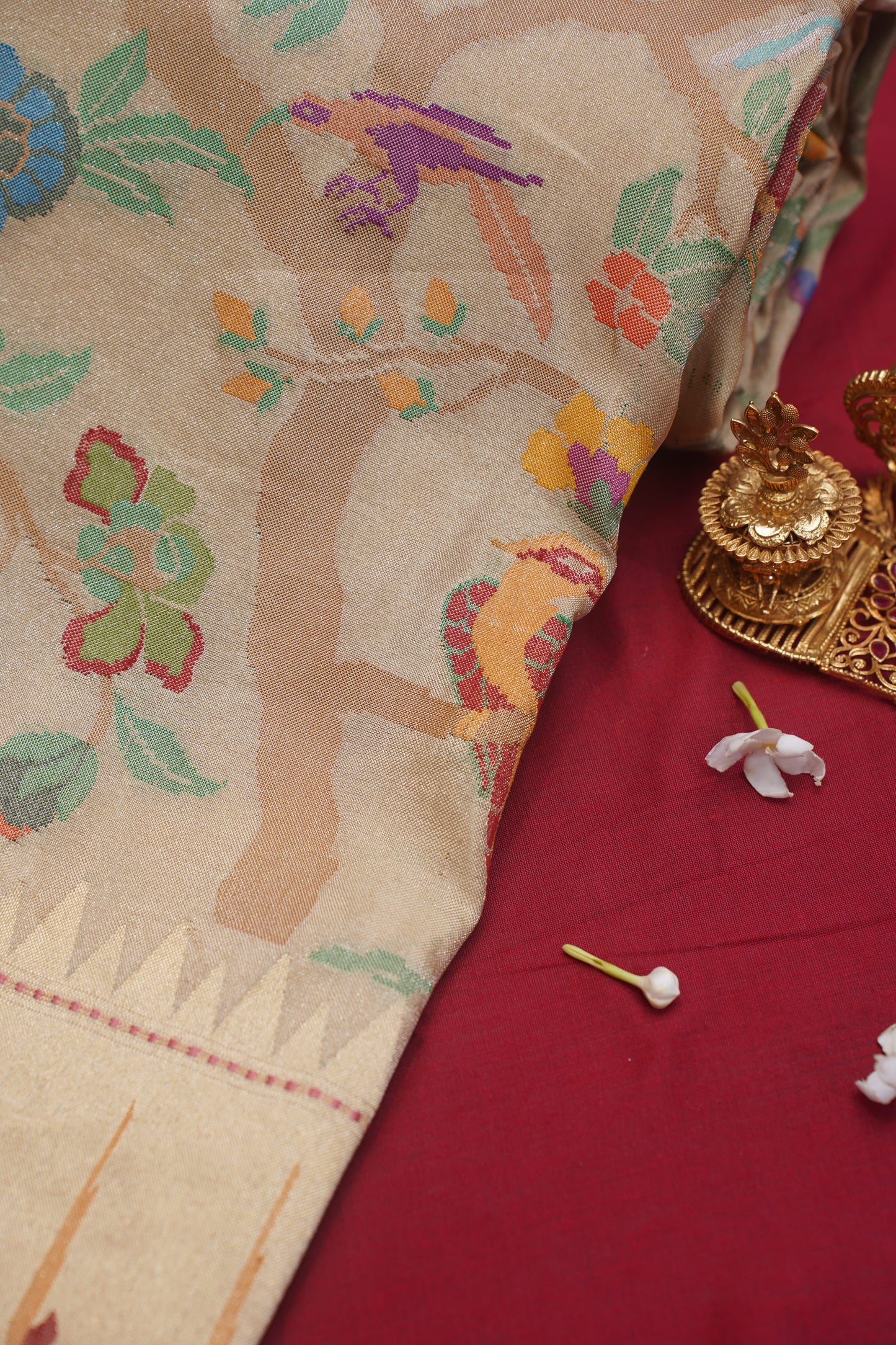 Taarbana Golden Pure Kadwa Paithani Banarasi Handloom Saree