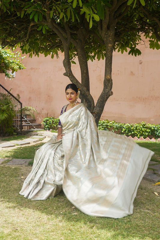 Light Pista Green Pure Tissue Silk Banarasi Handwoven Saree