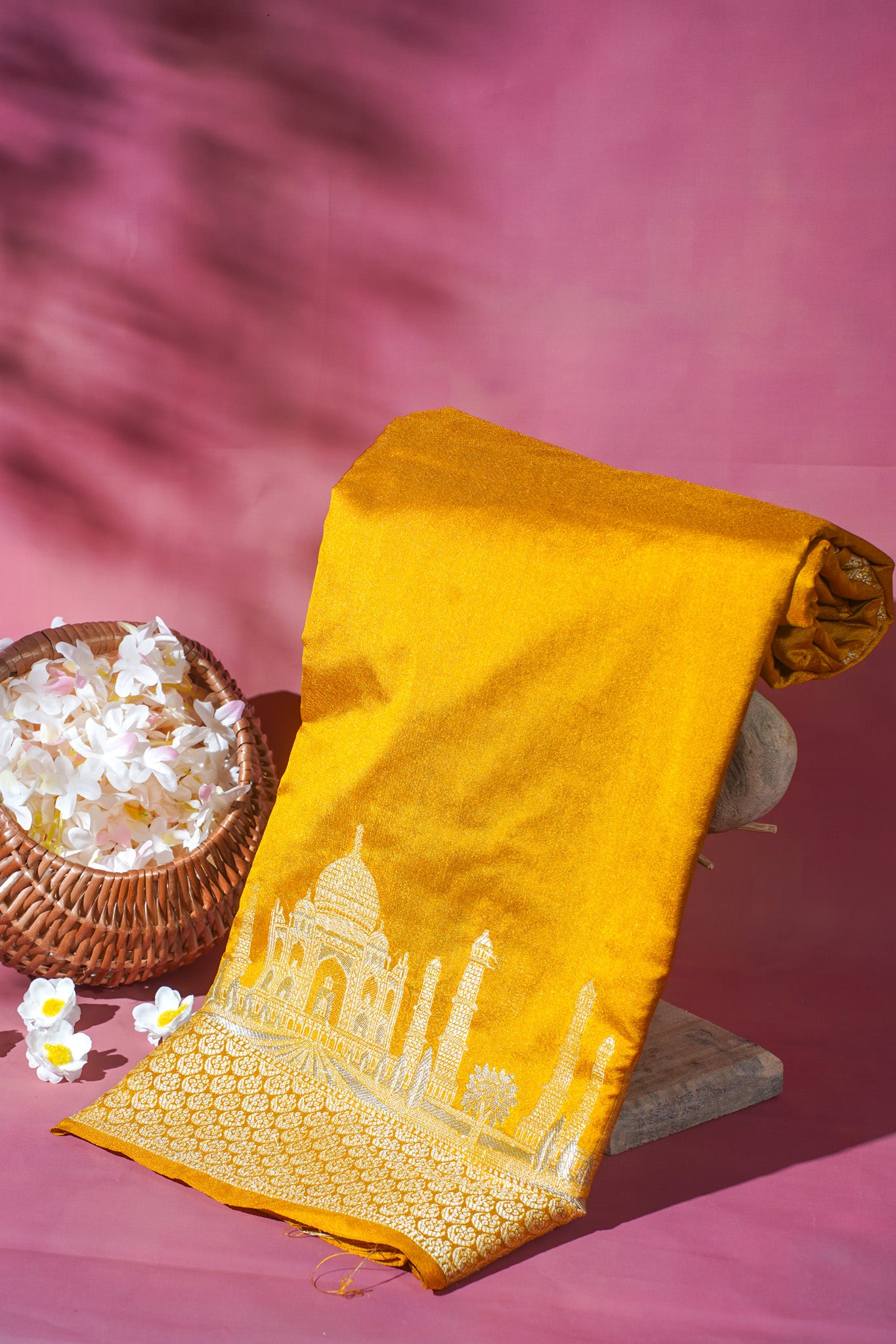 Shanta Wahh Taj Banarasi Silk Saree: Symbol of Love