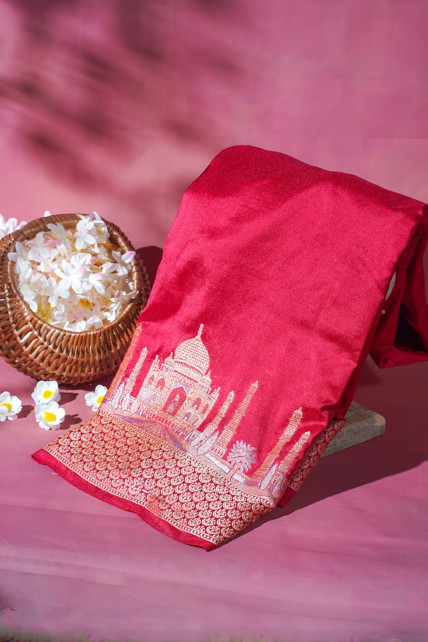 Shanta Wahh Taj Banarasi Silk Saree: Symbol of Love