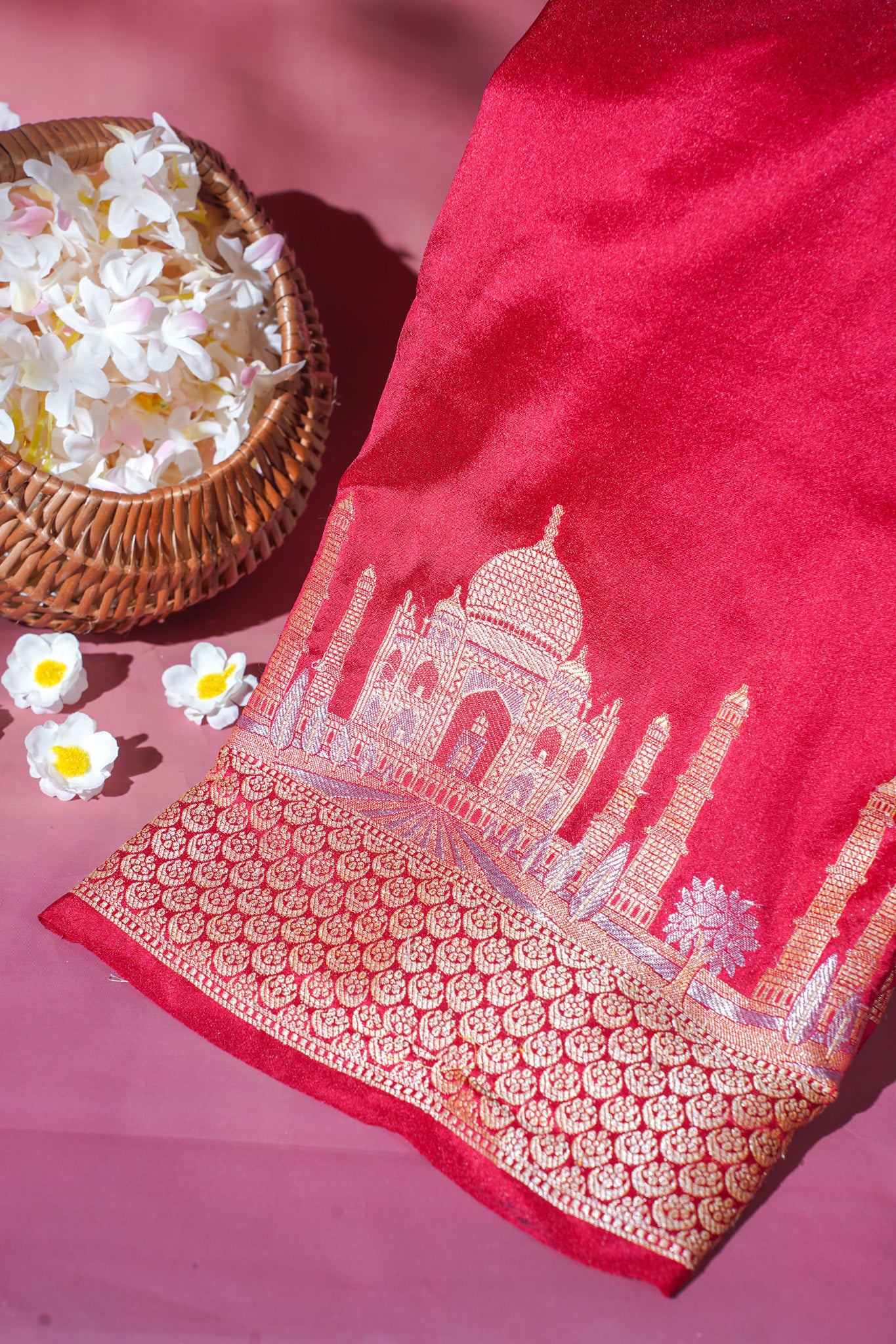 Shanta Wahh Taj Banarasi Silk Saree: Symbol of Love