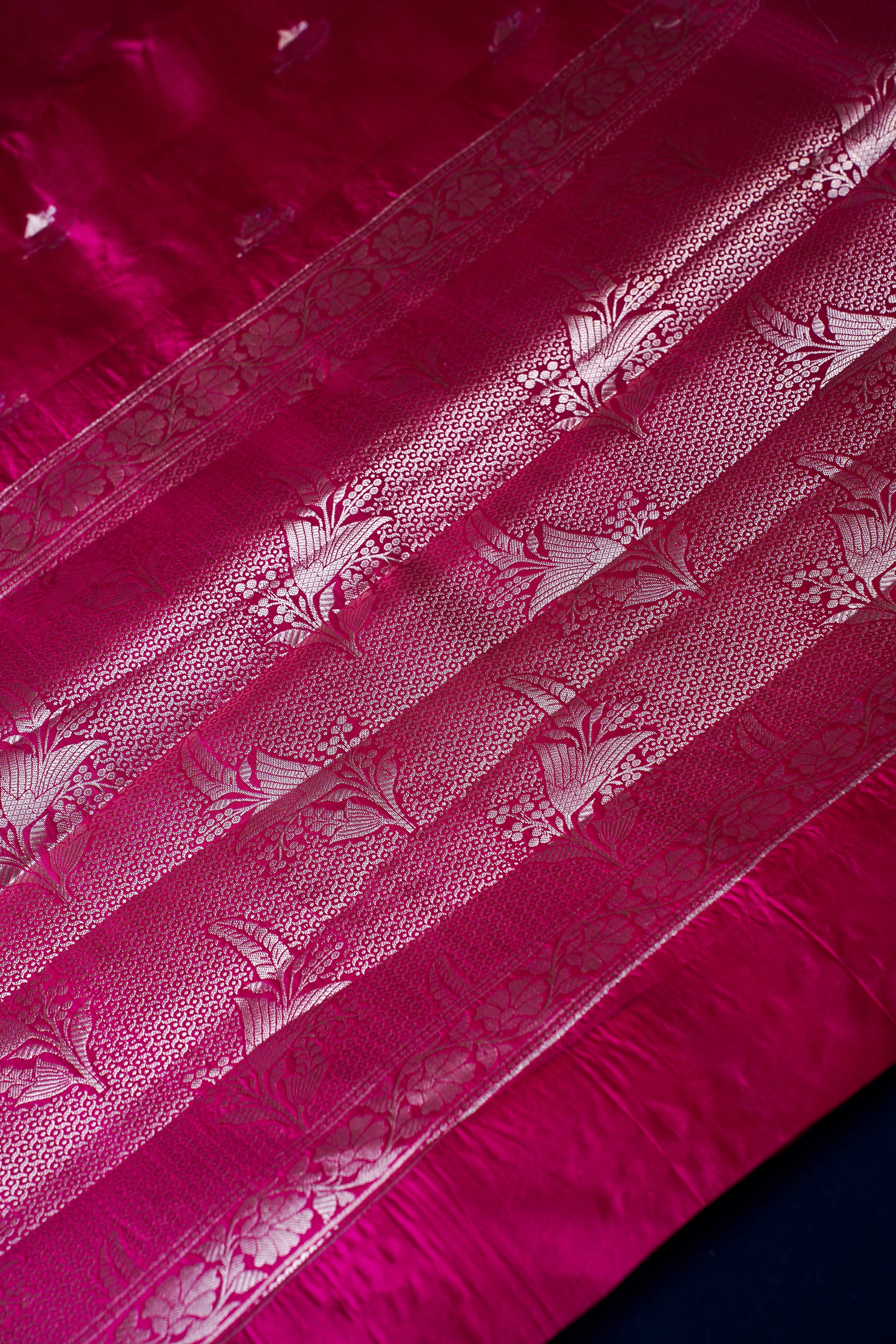 Magenta Pure Banarasi Dodama Silk Saree With Kadwa Woven