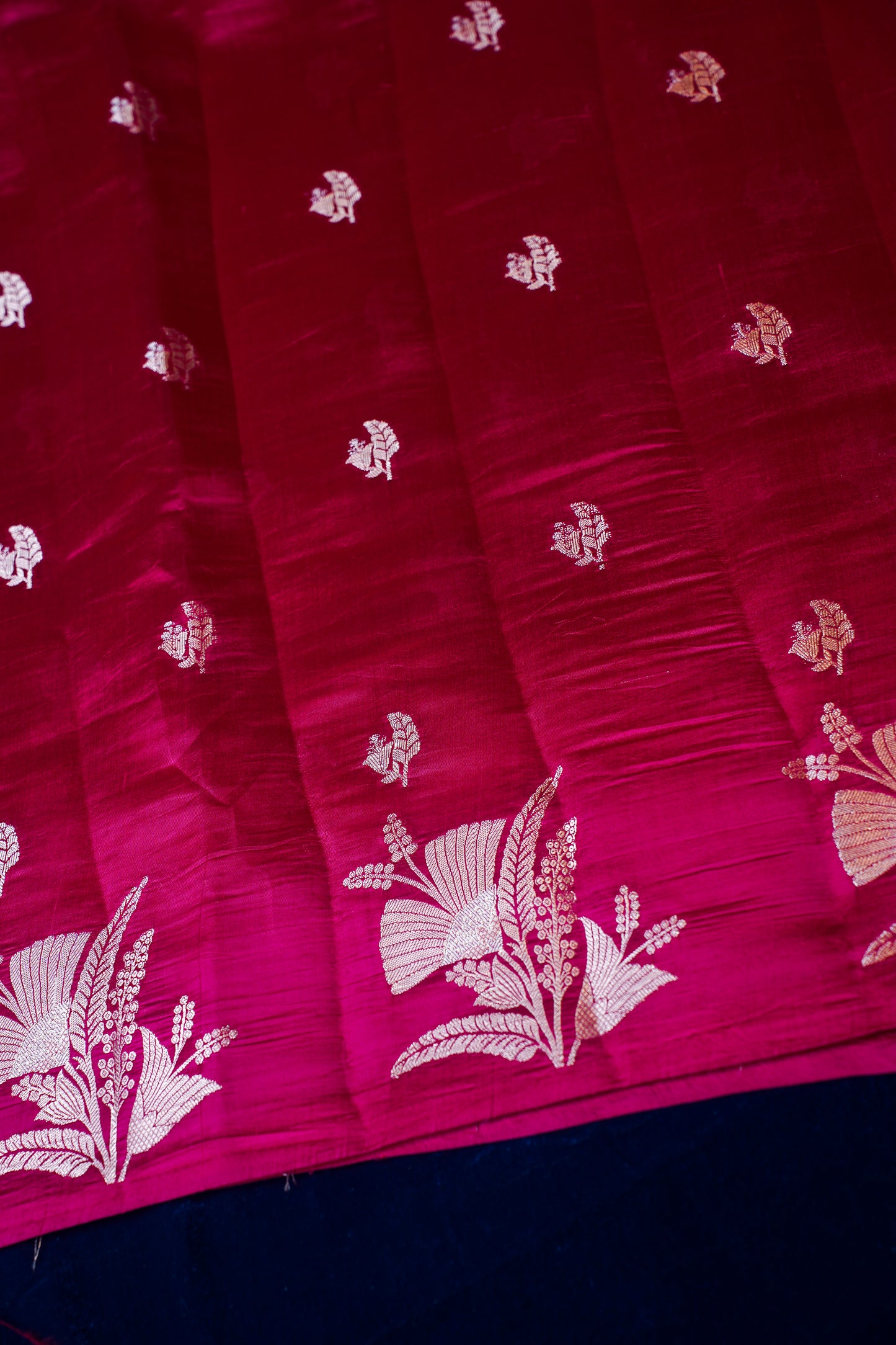 Magenta Pure Banarasi Dodama Silk Saree With Kadwa Woven