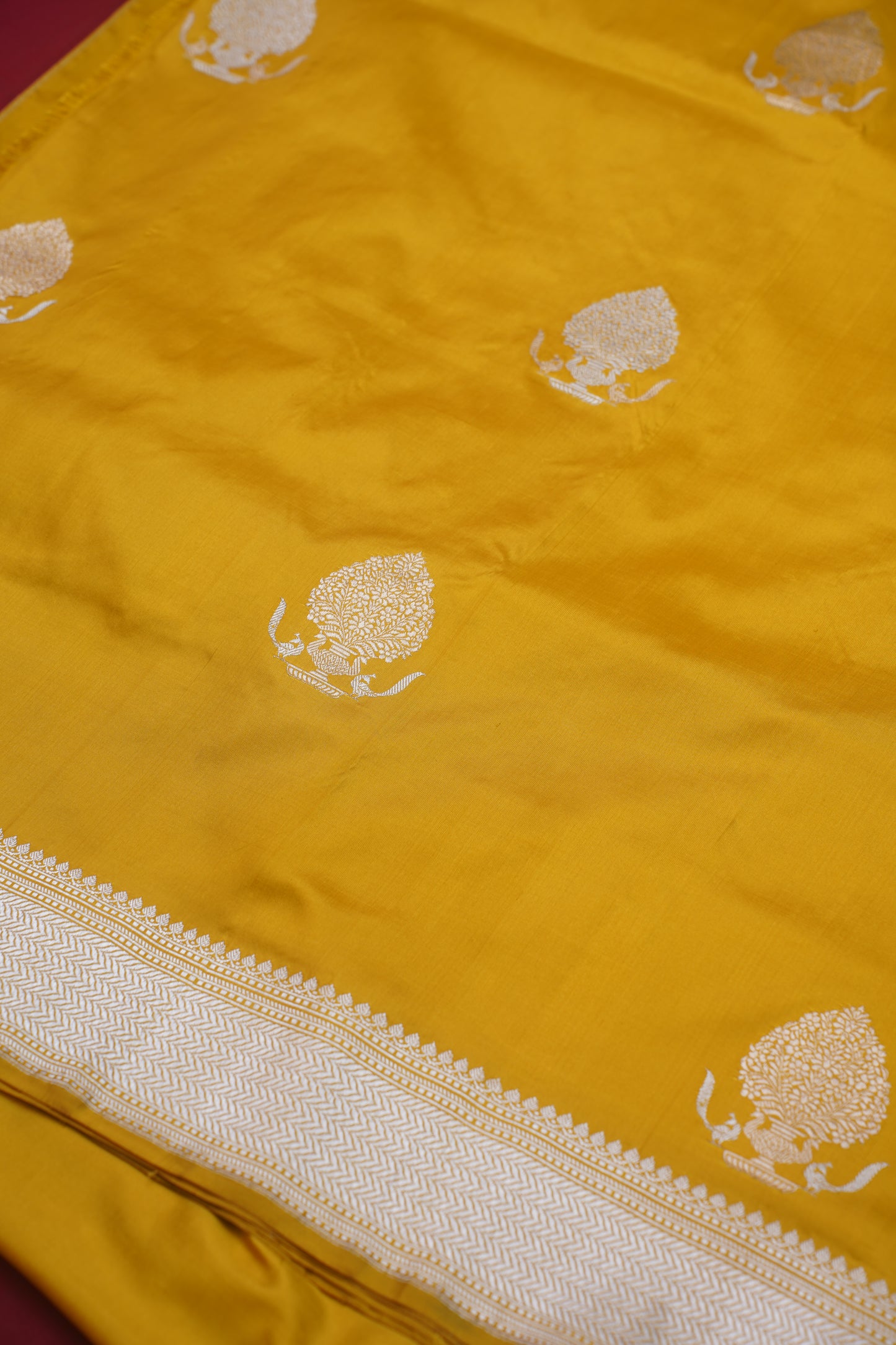 Lemon Yellow Pure Kadwa Banarasi Handloom Saree