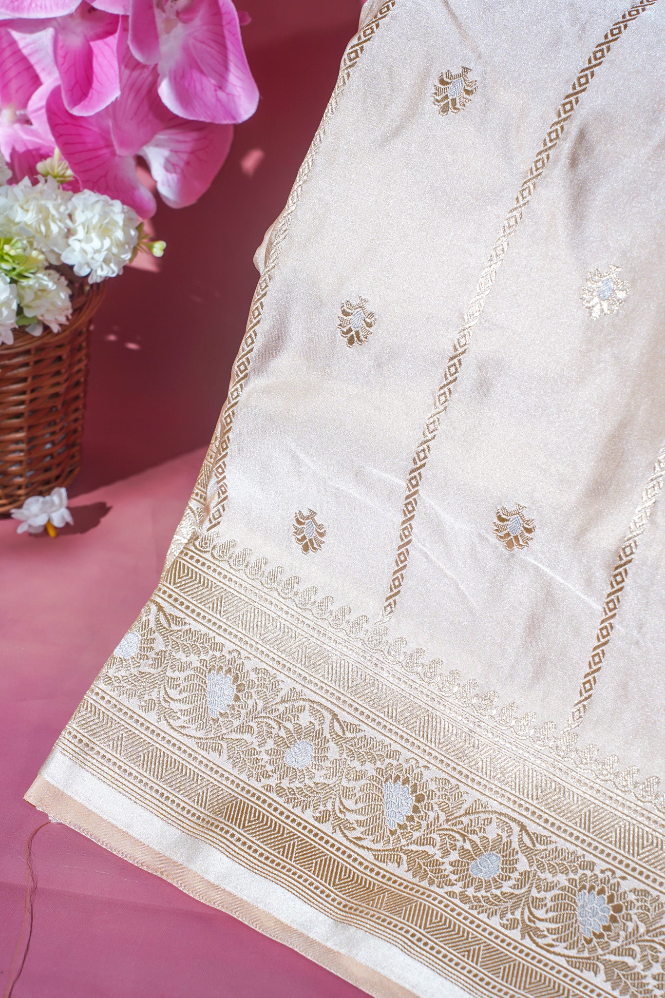 "Waah Banaras 092" Banarasi Elegance Satin Silk Saree