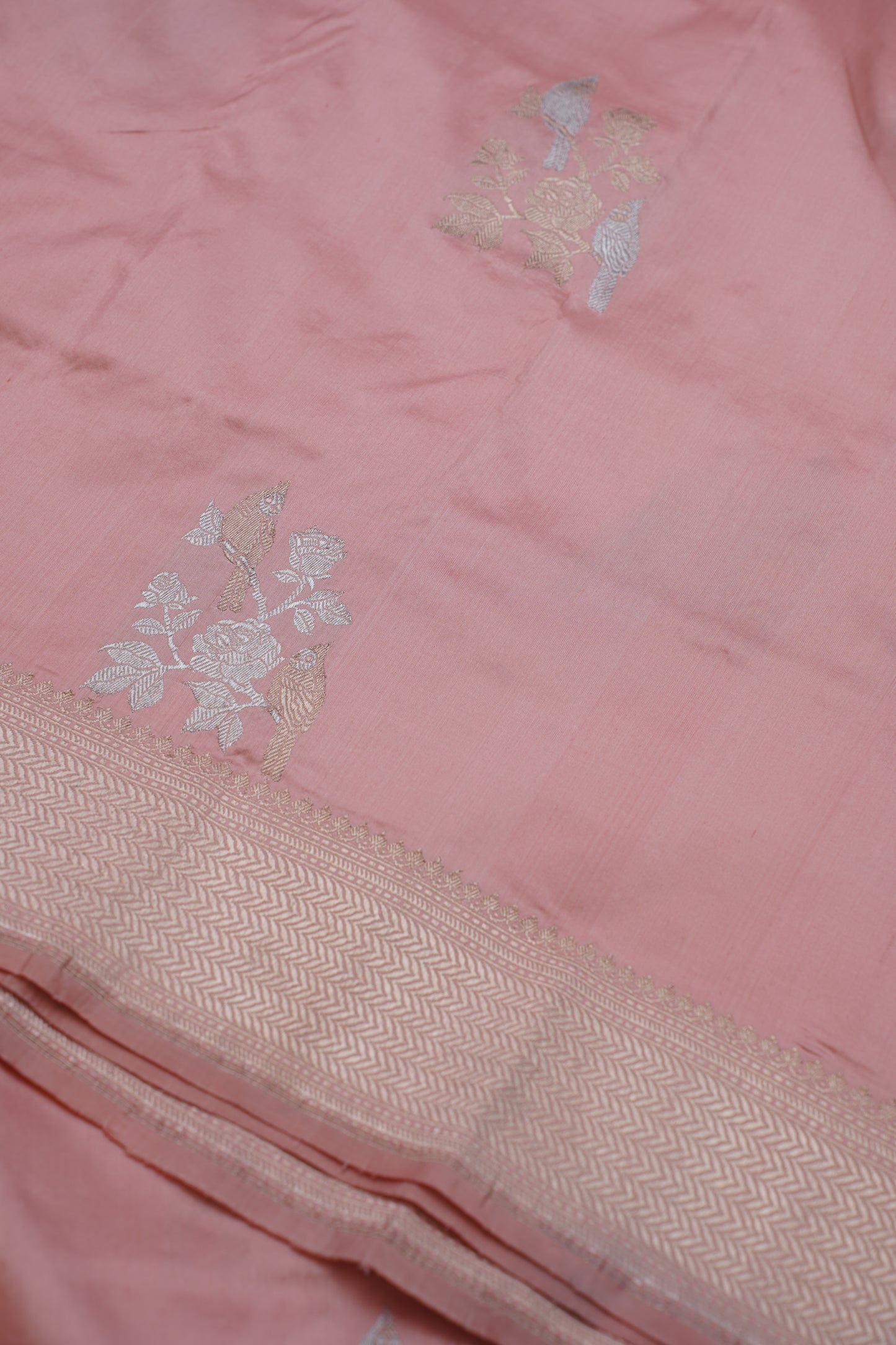 Peach Pure Kadwa Boota Banarasi Handloom Saree