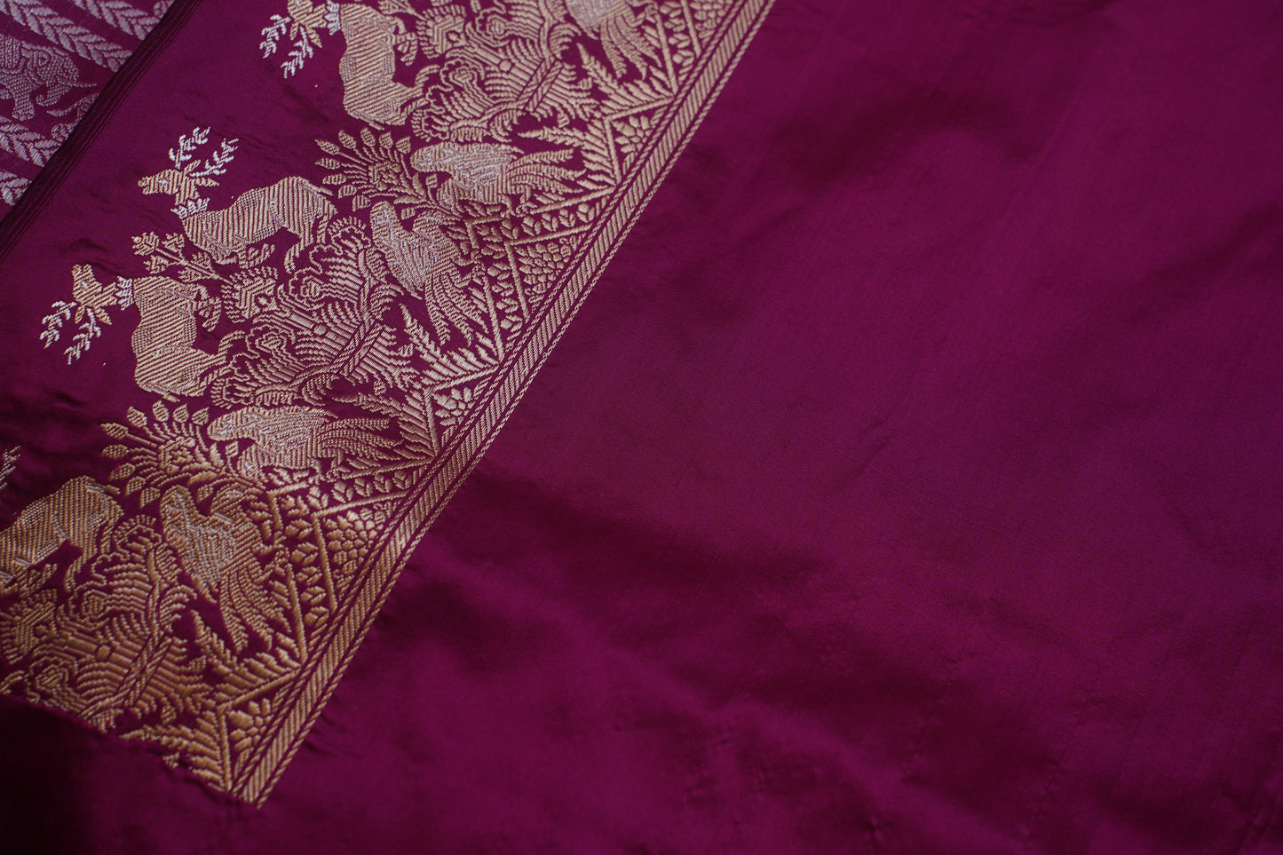 Magenta Pure Kadwa Tanchoi Banarasi Handloom Saree