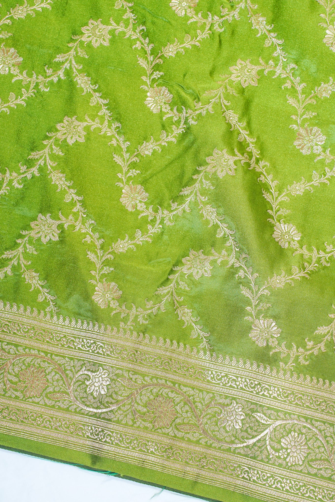 "WAAH BANARAS 093" Banarasi Elegance Satin Silk Saree