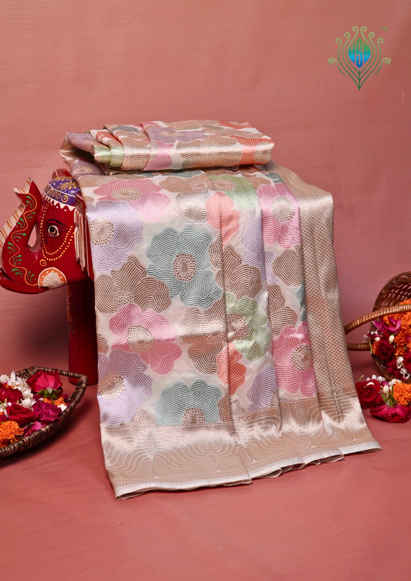 VIRASAT 425B: Beautiful Creamy White Pure Handloom Rangkat Katan Silk Saree Floral Meenakari With Silk Mark Certified